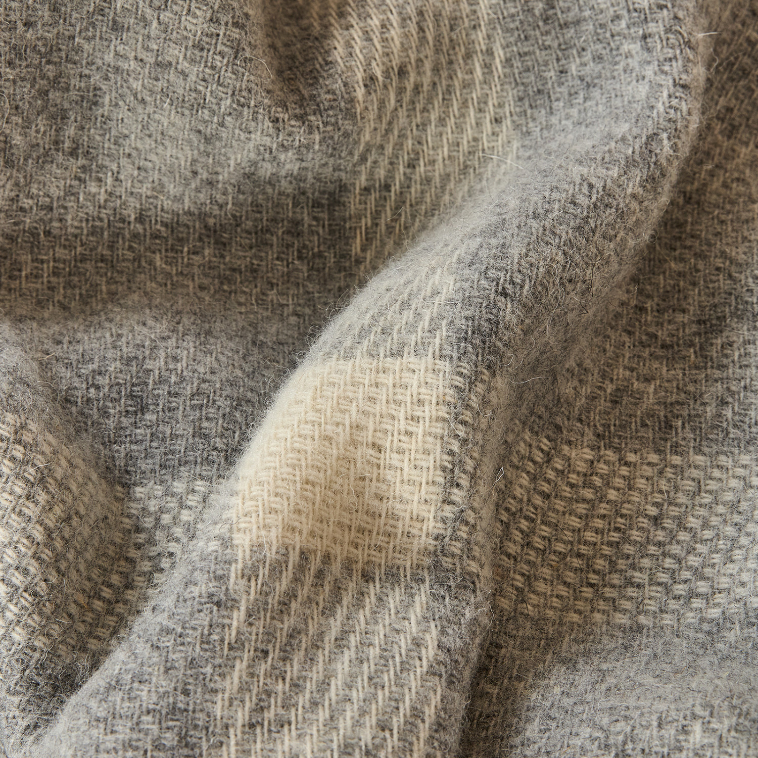 Плед Striscia calda, серый - фото № 3