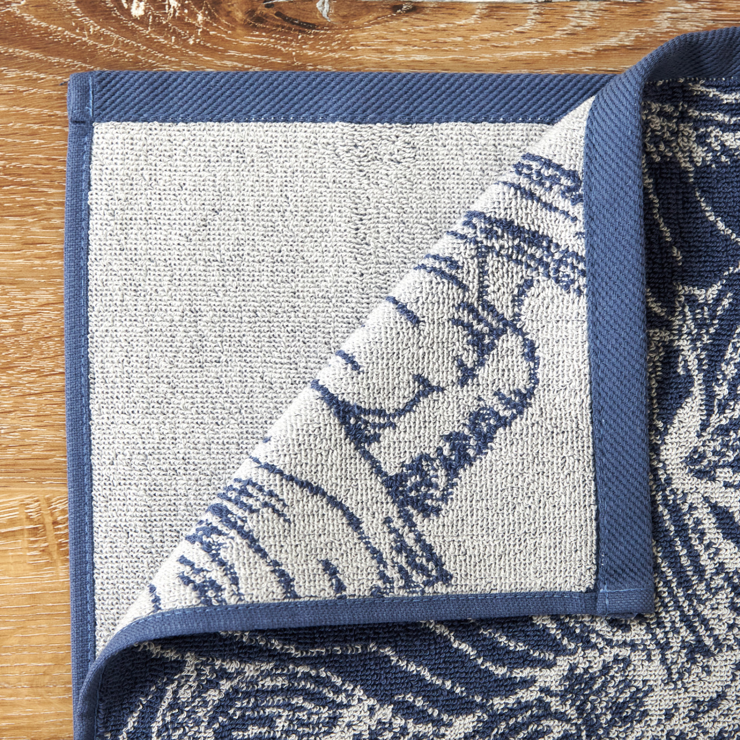 Полотенце махровое Duality, синее - фото № 4