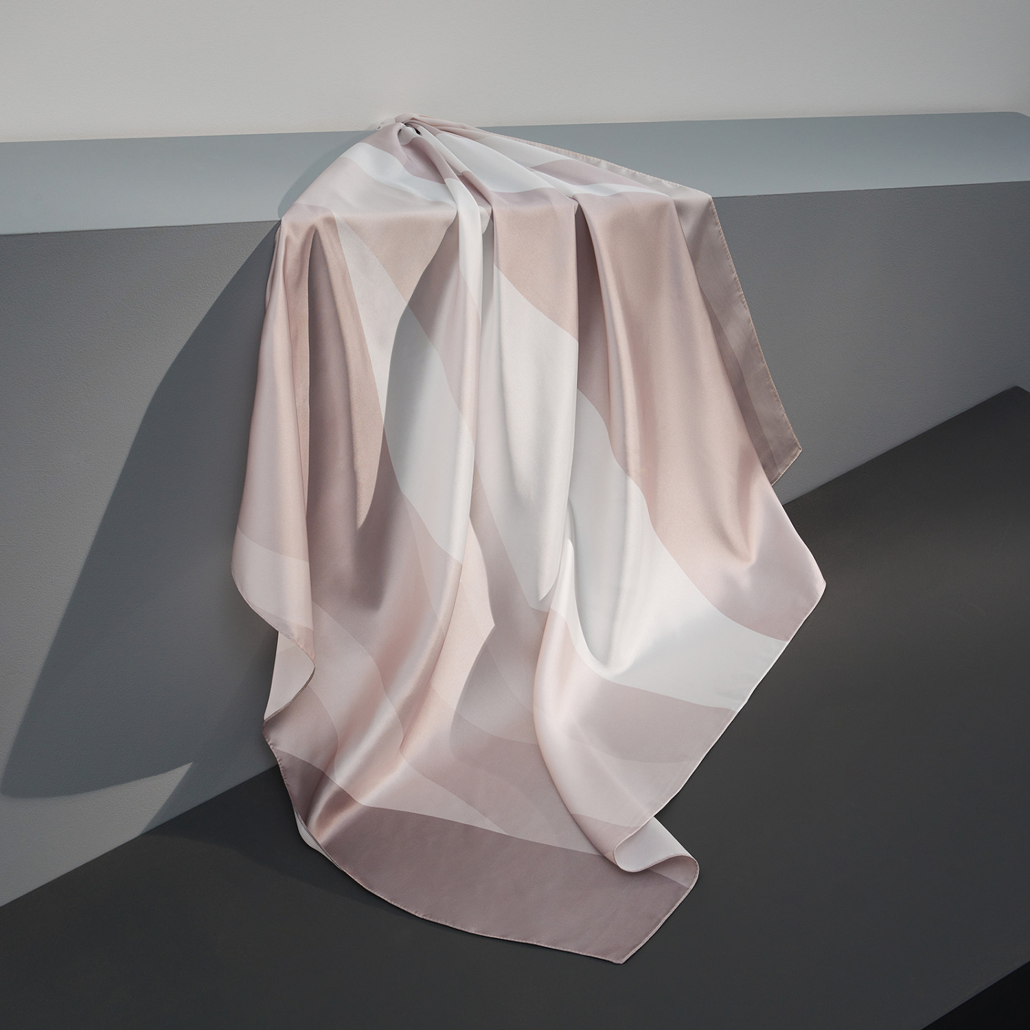 Платок шейный Divina, бежевый I - фото № 7