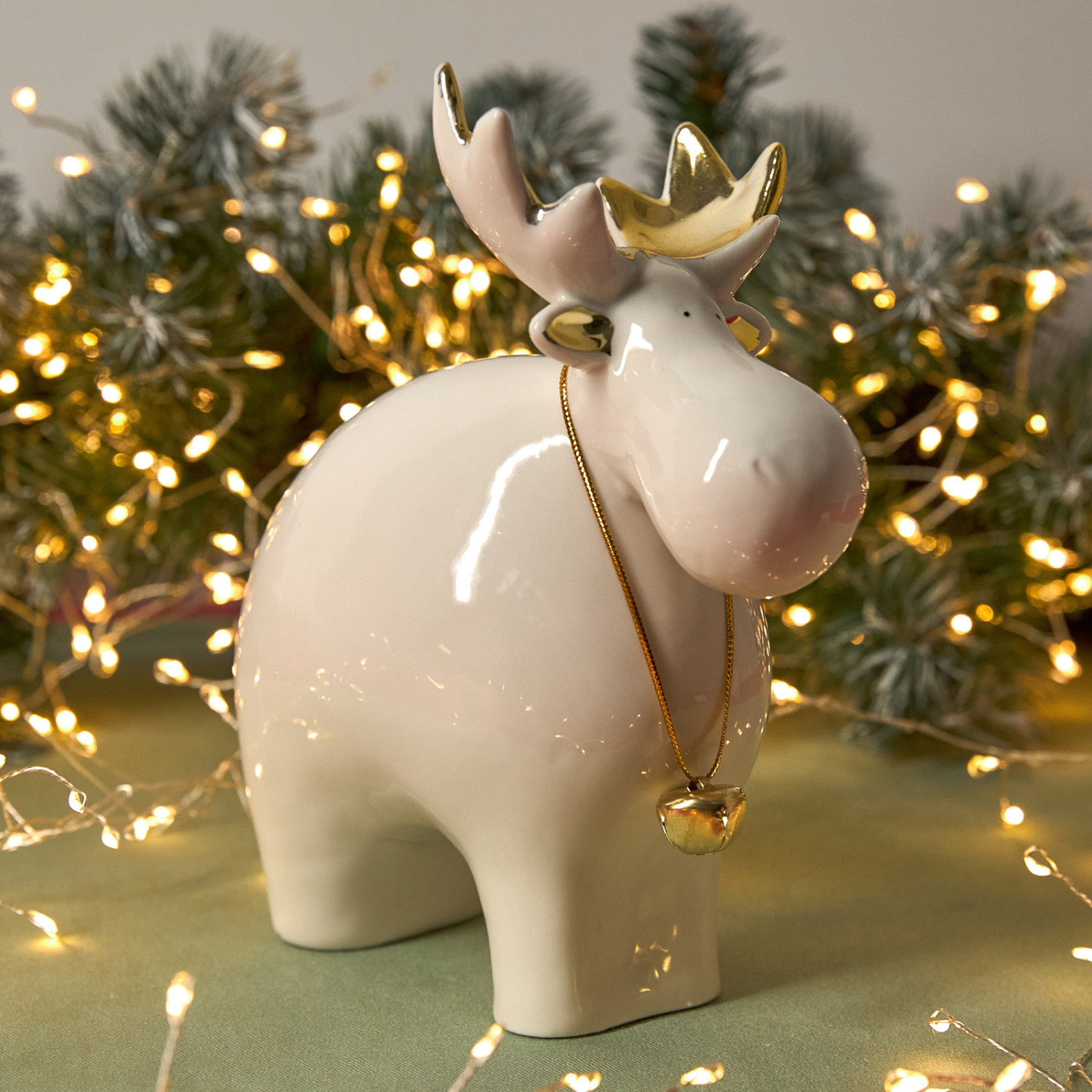 Статуэтка Moose in white