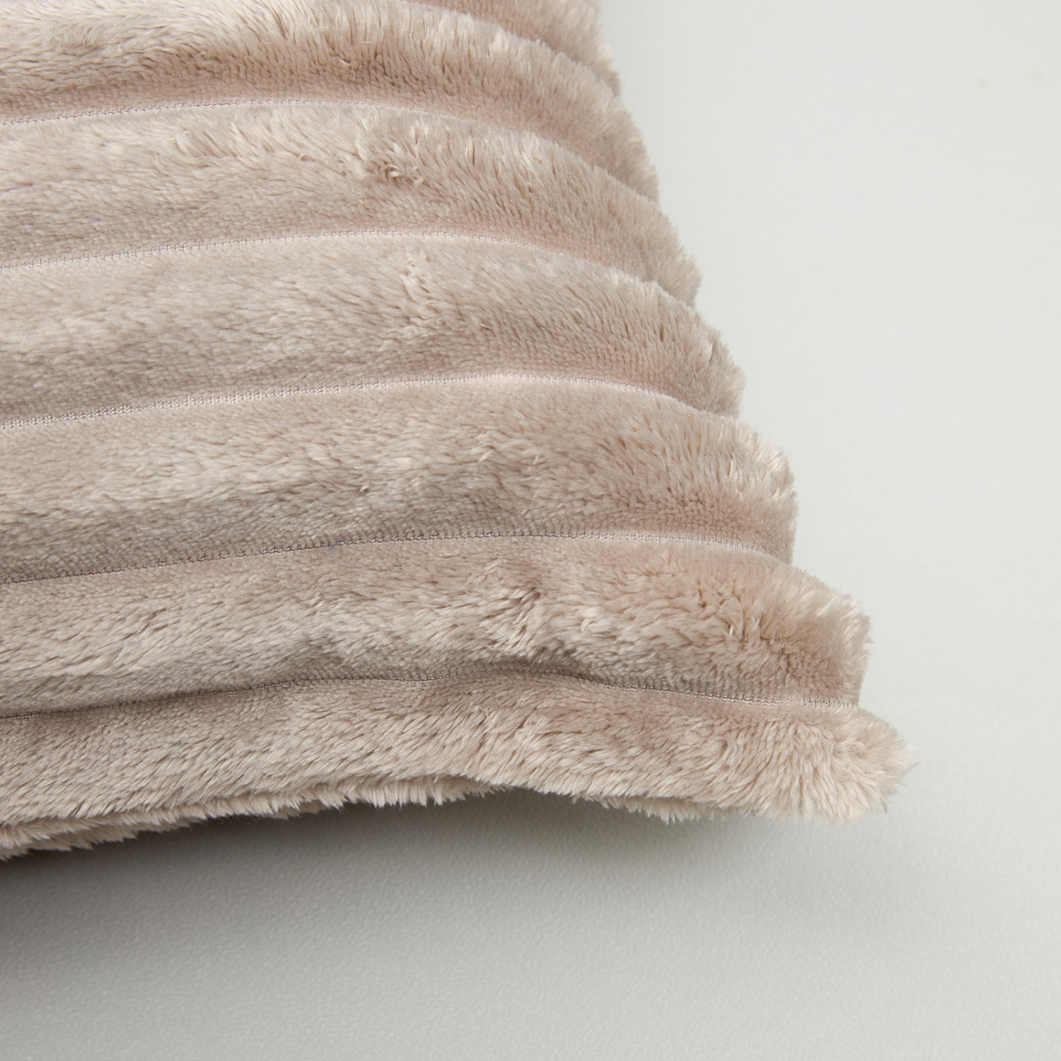 Наволочка декоративная Soft strip, серая - фото № 3