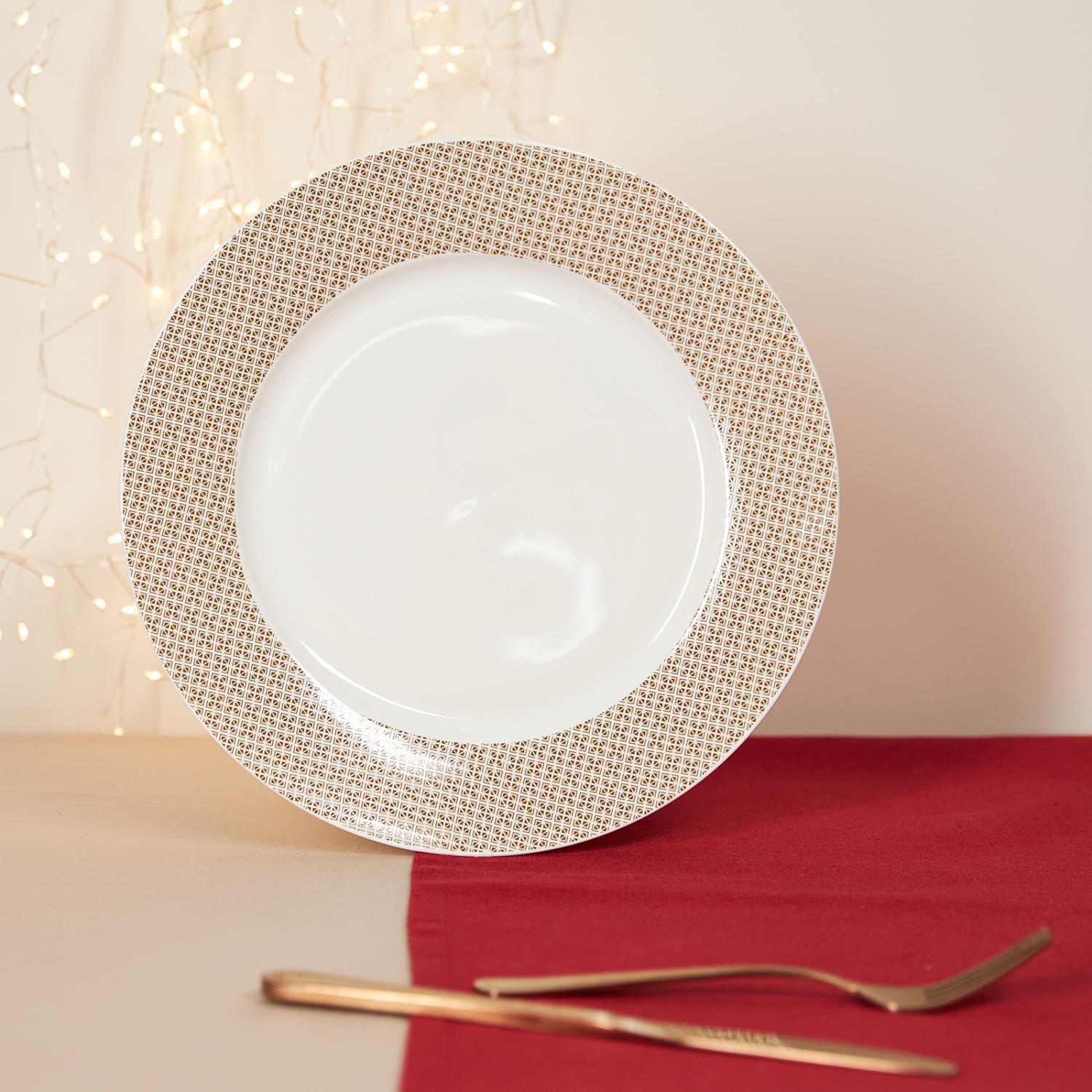 Тарелка Traditioin of Elegance basic