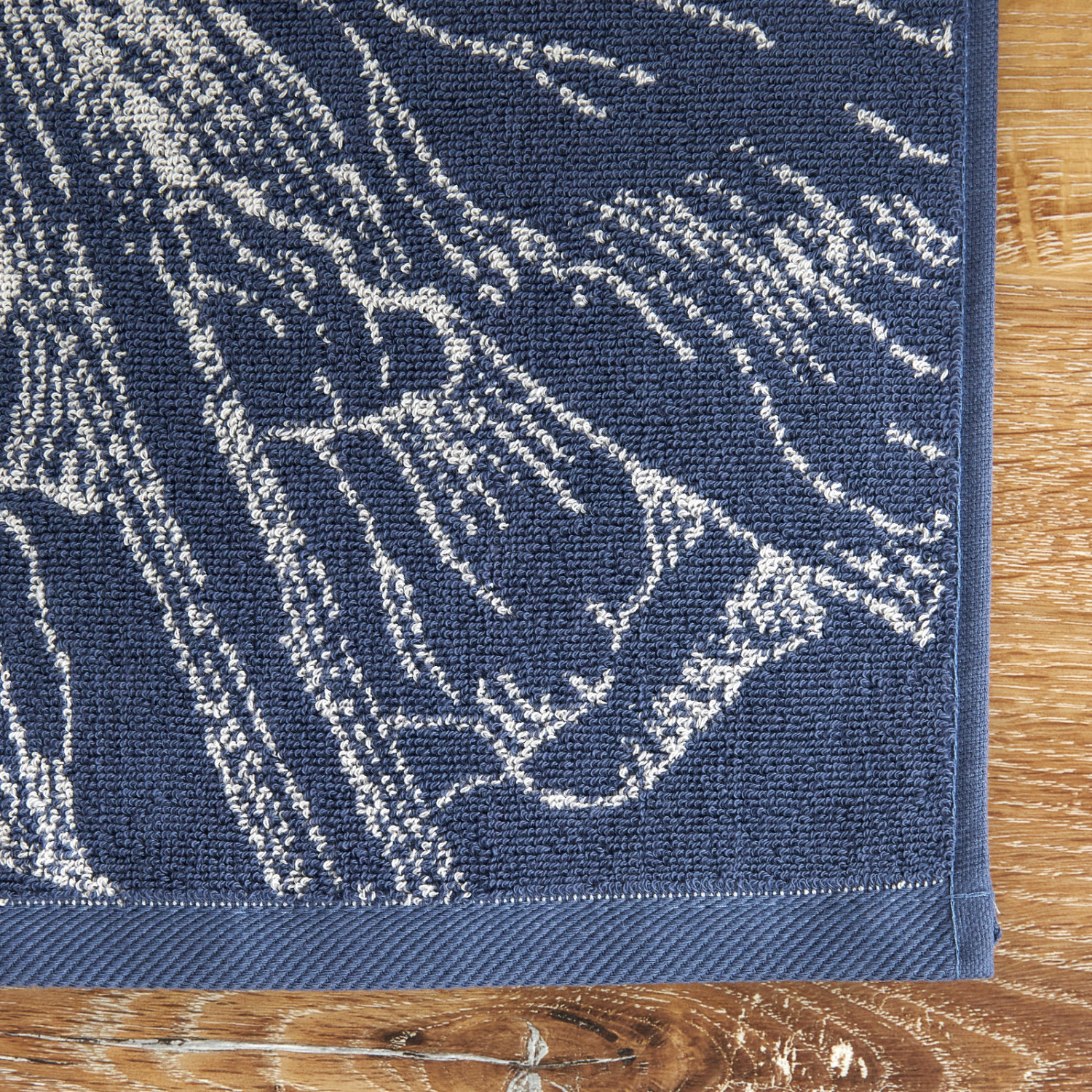 Полотенце махровое Duality, синее - фото № 5