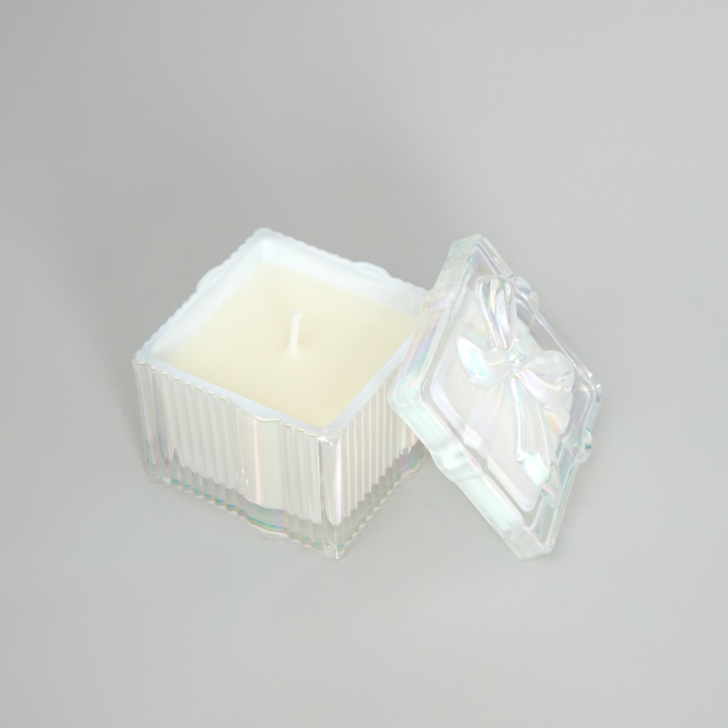 Свеча ароматическая Shimmering silk