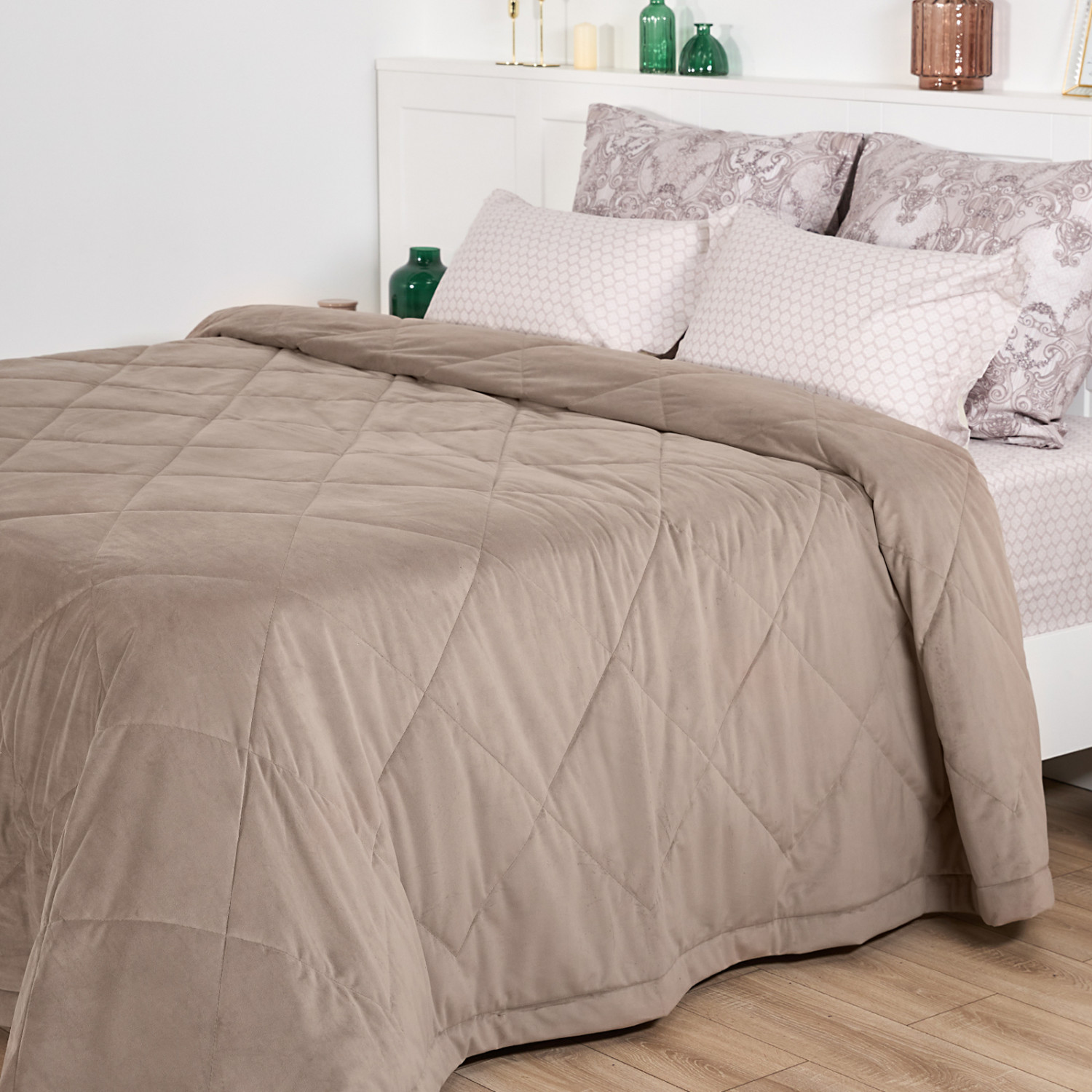 Покрывало Vellut, бежево-серое