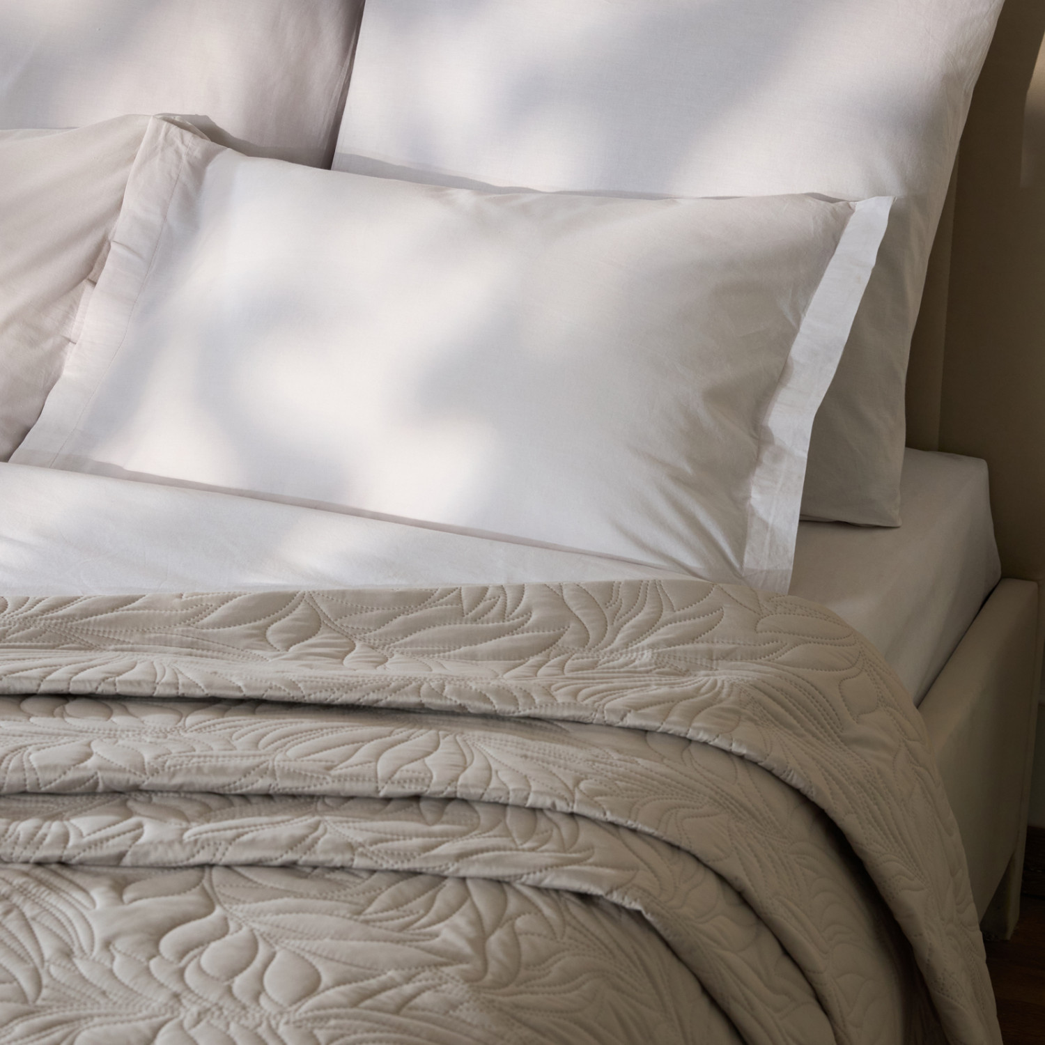 Покрывало Листочки/Fogliare, светло-серое - фото № 5