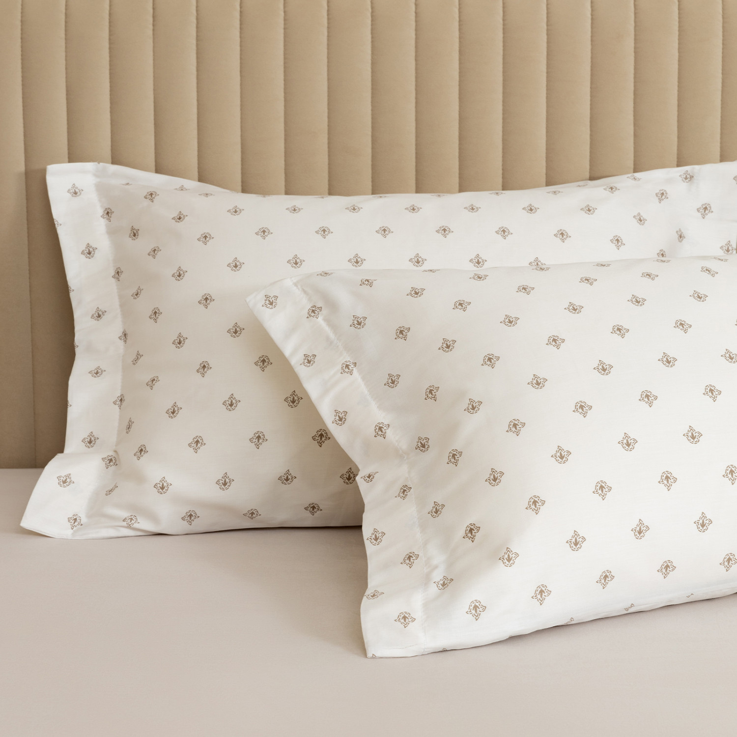 Комплект наволочек Комната/Chambre с ушками