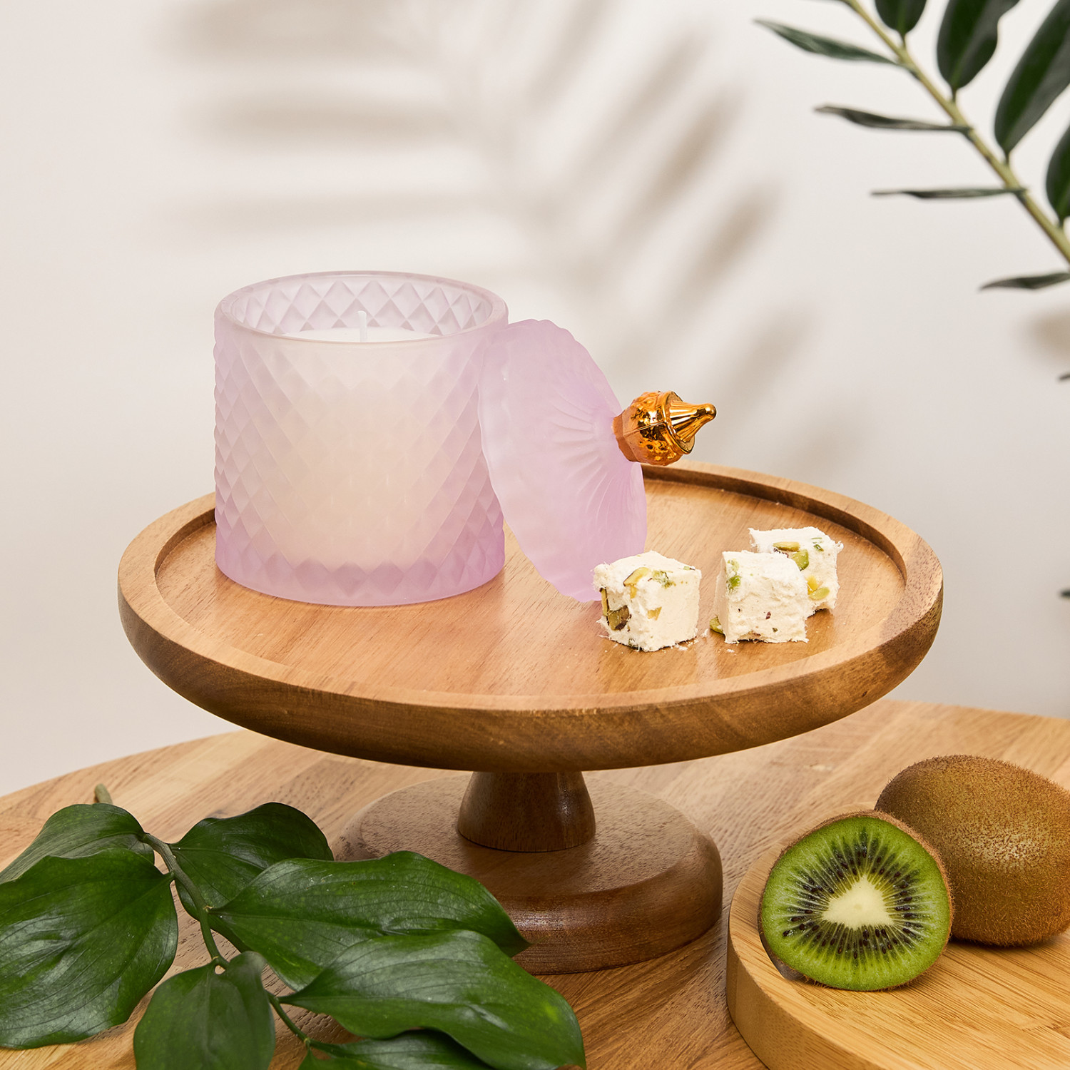 Свеча ароматическая Wood Sage & Sea Salt