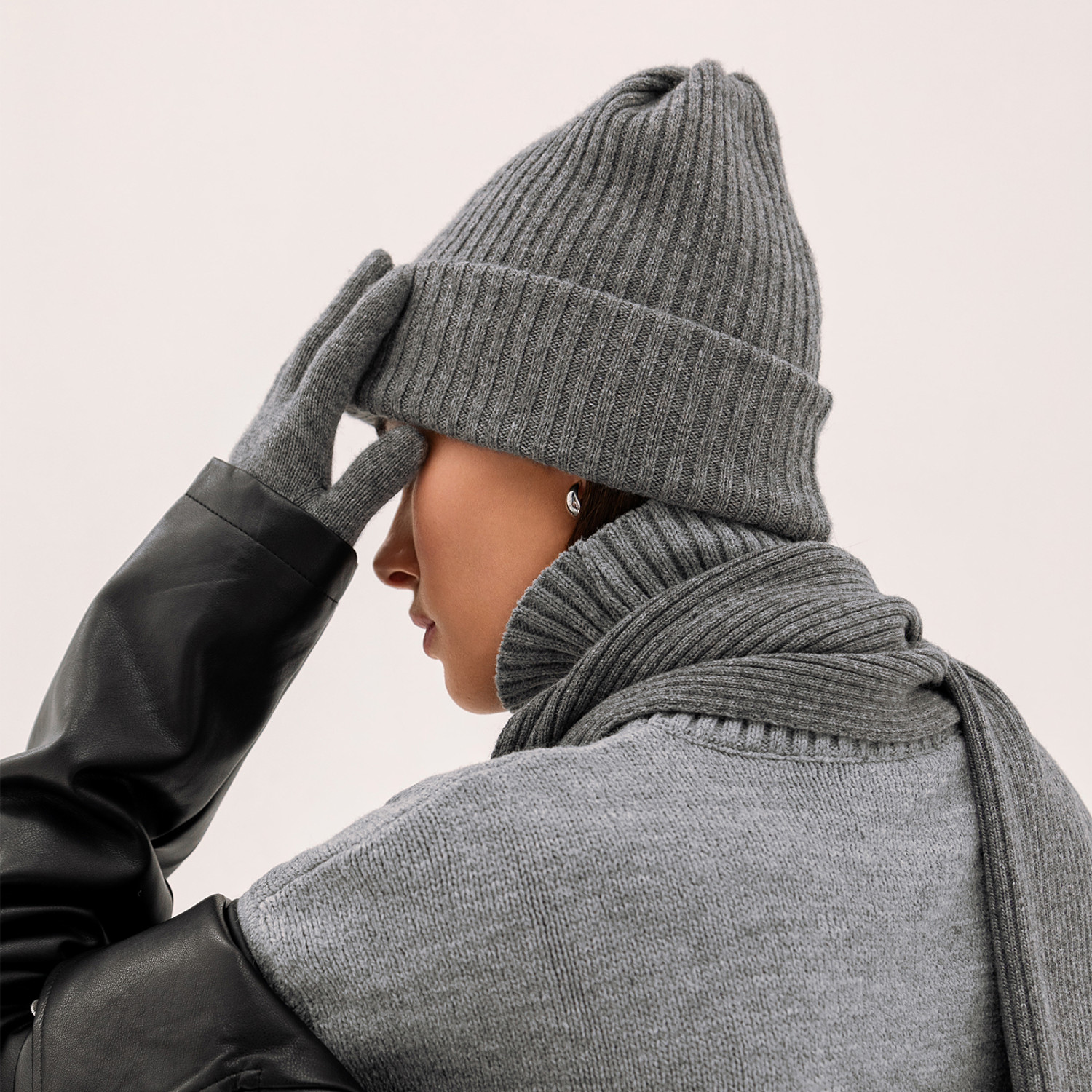 Перчатки Mont blanc, серые