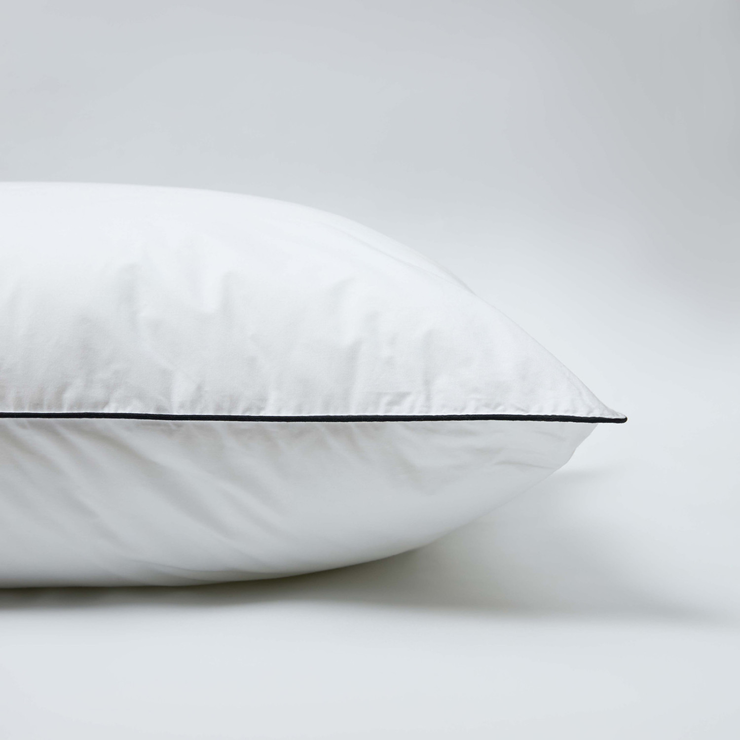 Подушка Черно-белый/Nero Bianco, трехкамерная - фото № 7