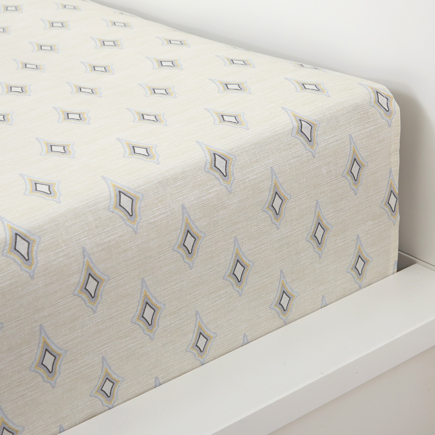 Простыня на резинке Justin