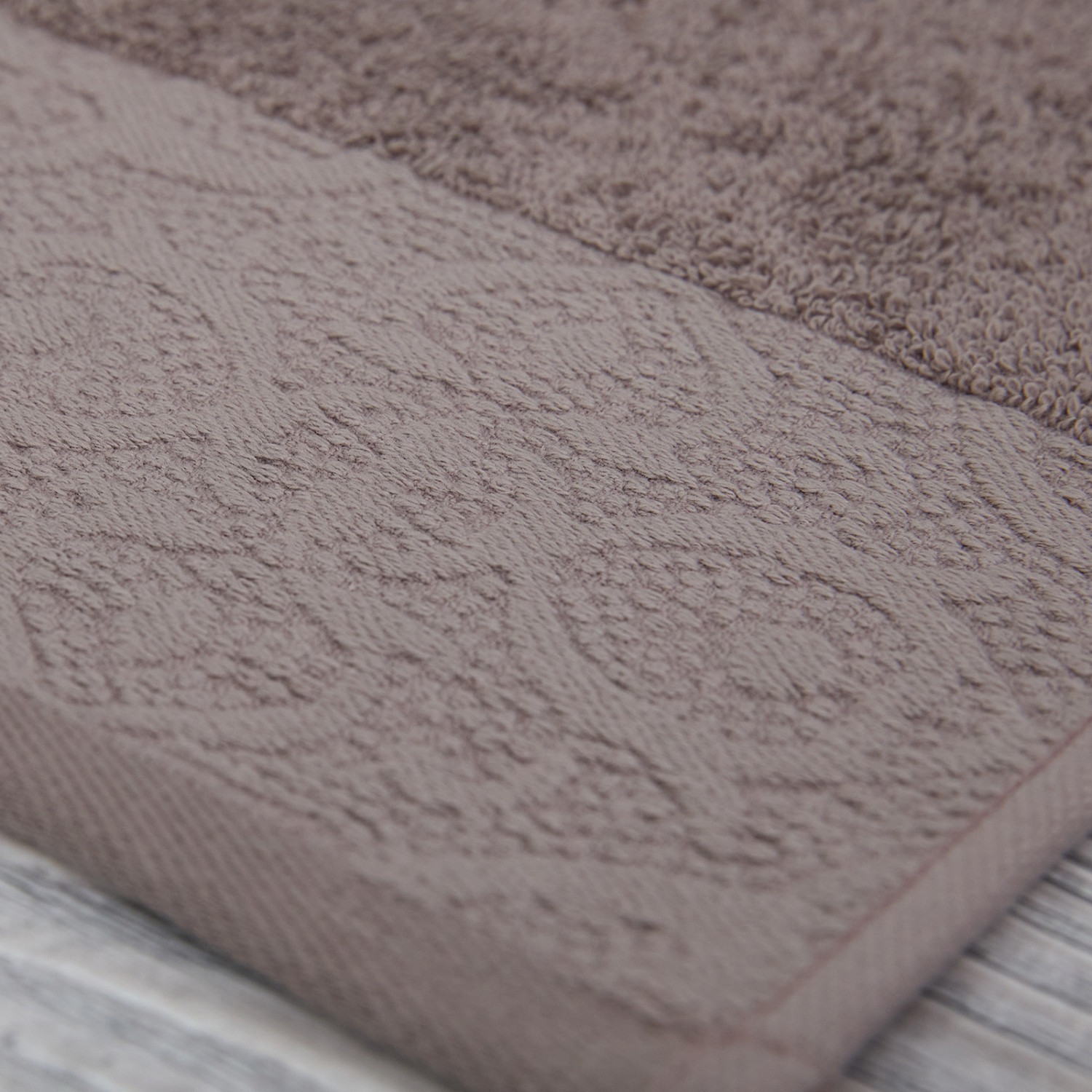 Полотенце махровое Iridescent, коричневое - фото № 4