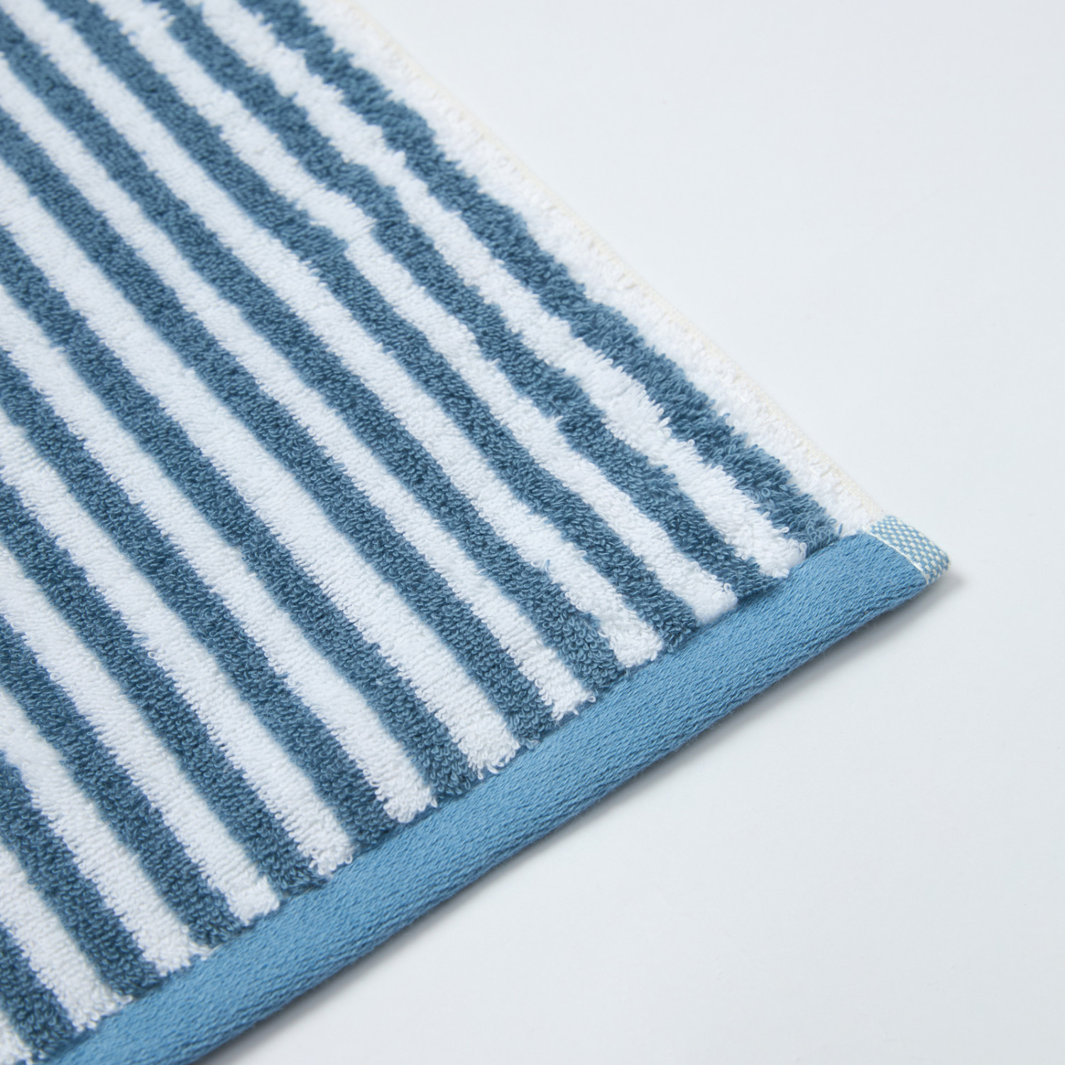 Полотенце махровое Узкая полоска/Striscia stretta, голубое - фото № 2