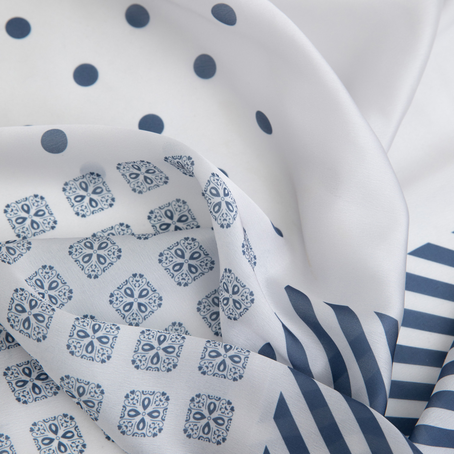 Платок шейный Точки/Dotty II - фото № 5