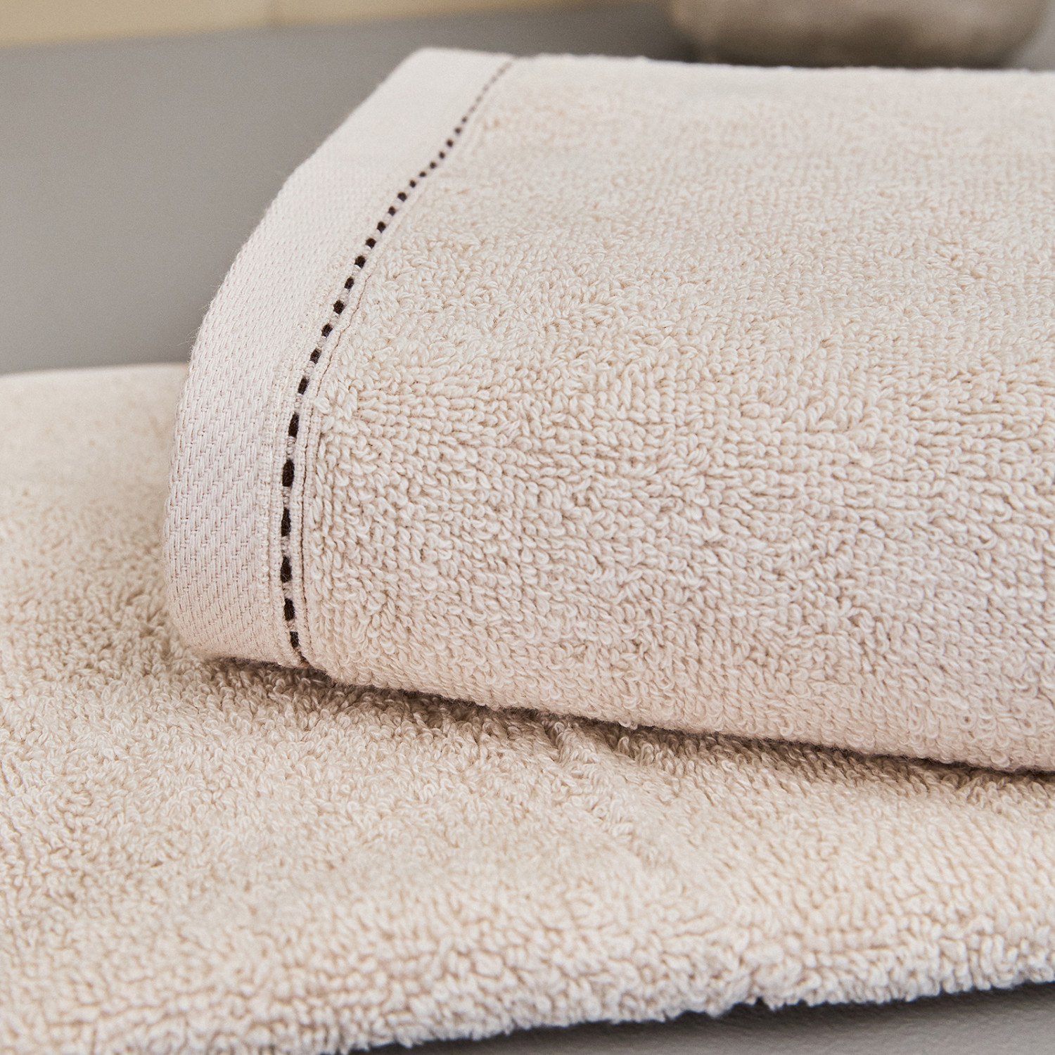 Полотенце махровое Amadeo, бежевое - фото № 3