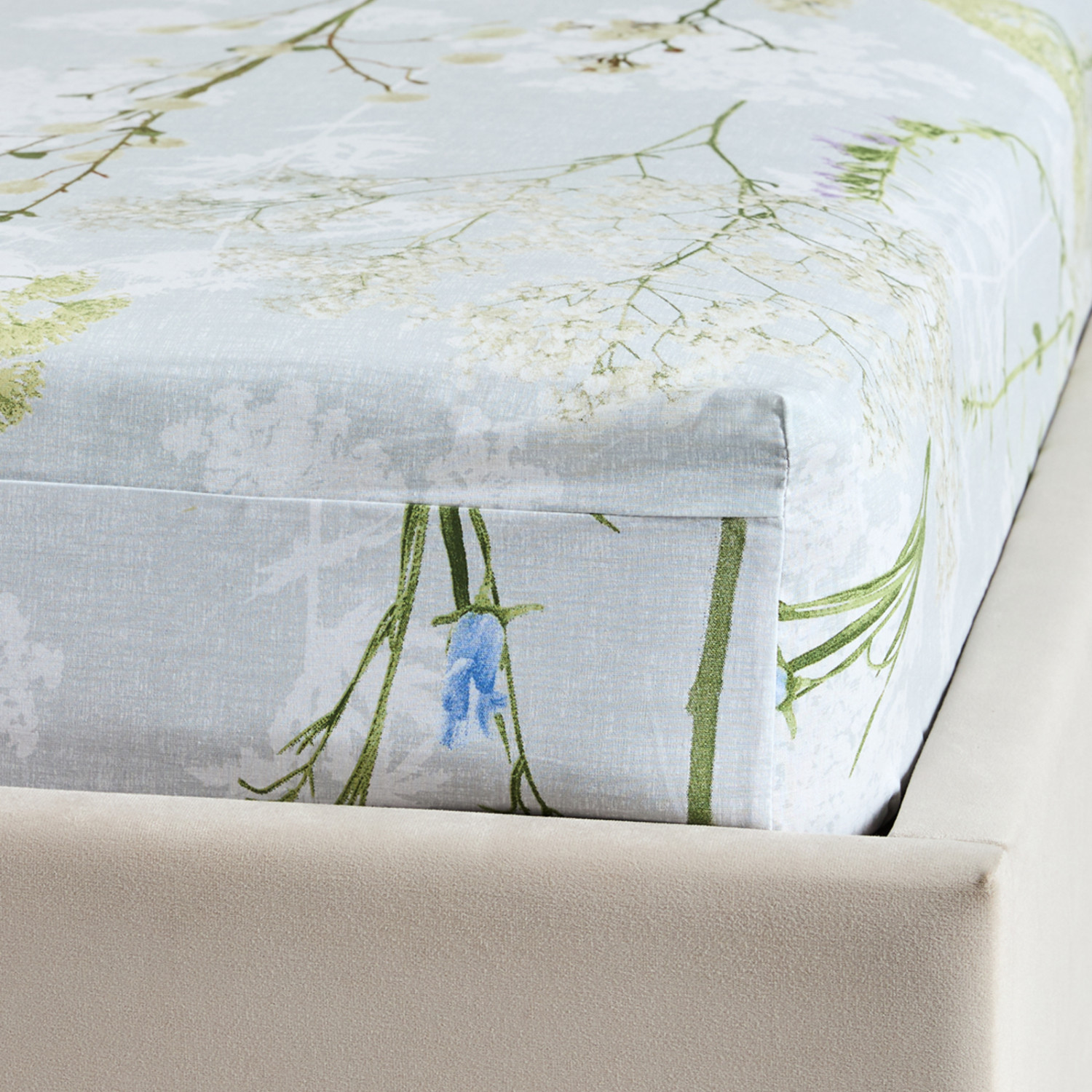 Простыня на резинке Meadow, мультиколор