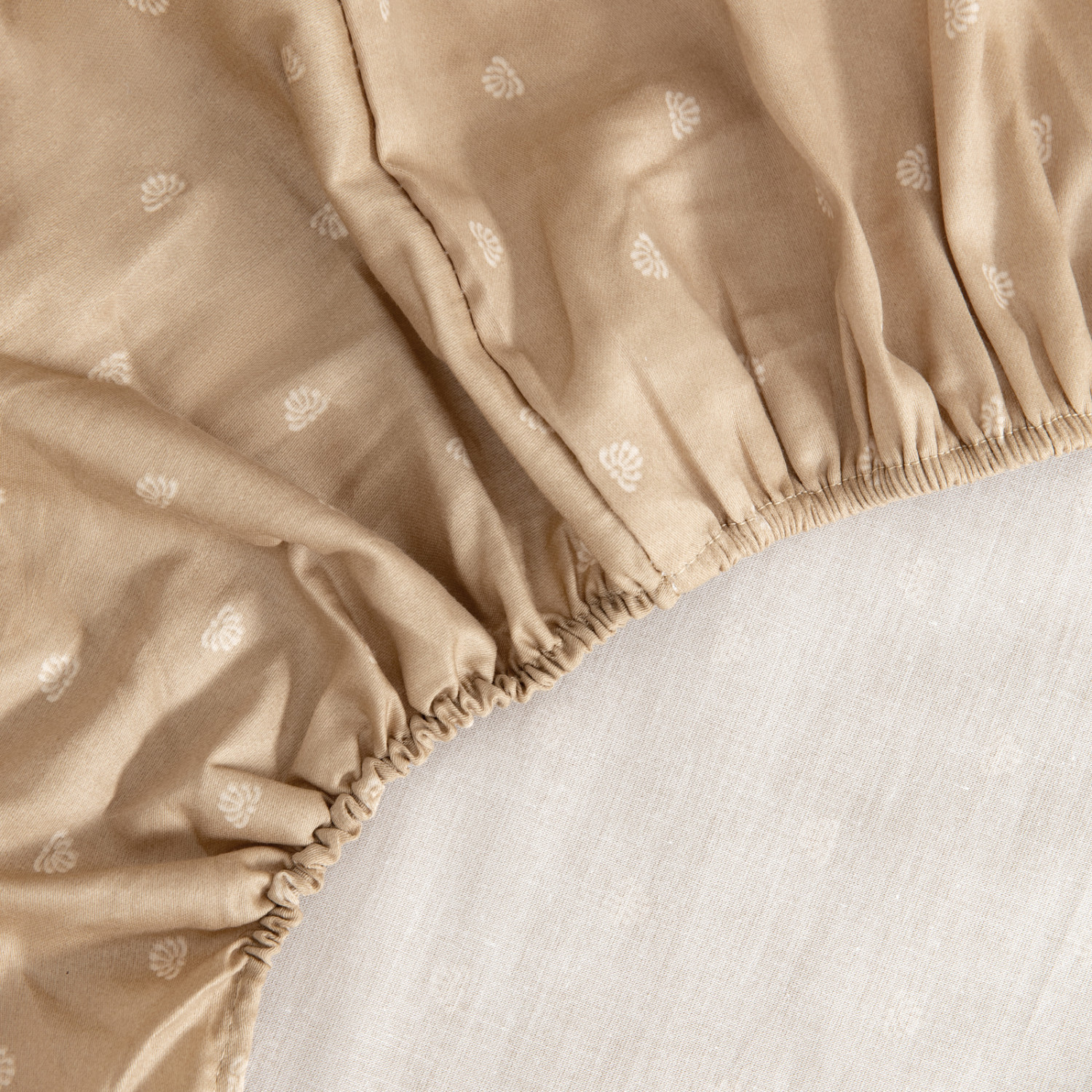 Простыня на резинке Корона/Crown - фото № 4