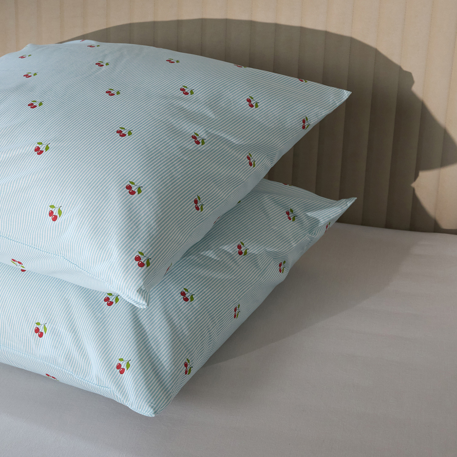 Комплект наволочек Вишневая полоска/Cherry stripe - фото № 3