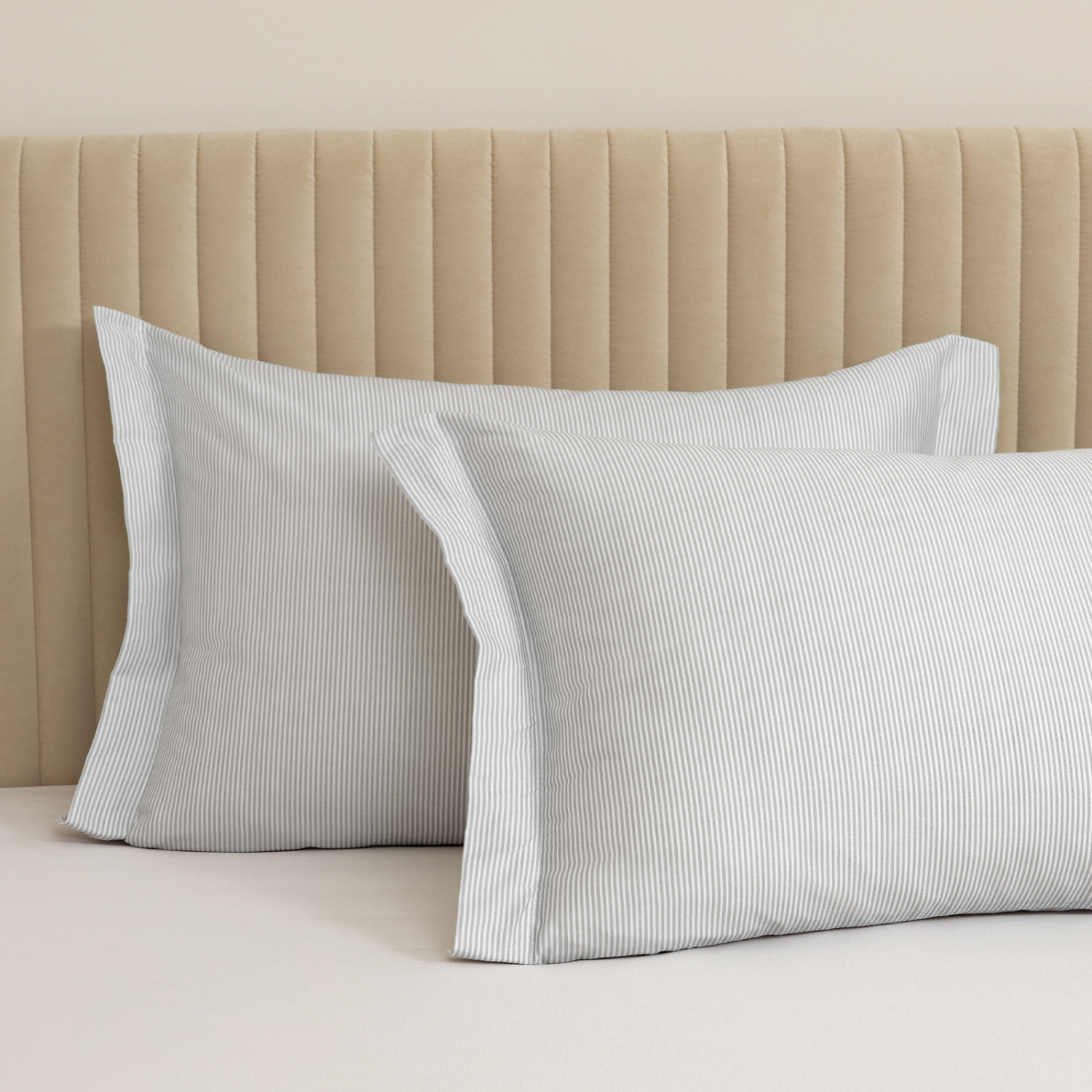 Комплект наволочек Серые линии с ушками