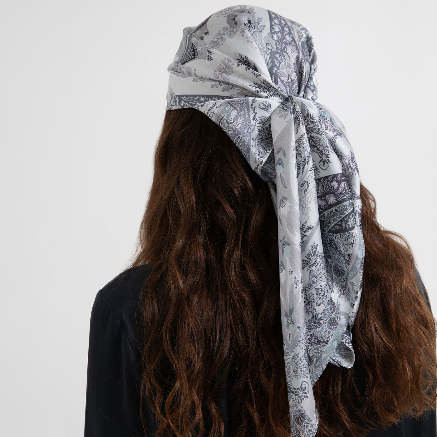 Платок шейный Божественный/Divina, серый