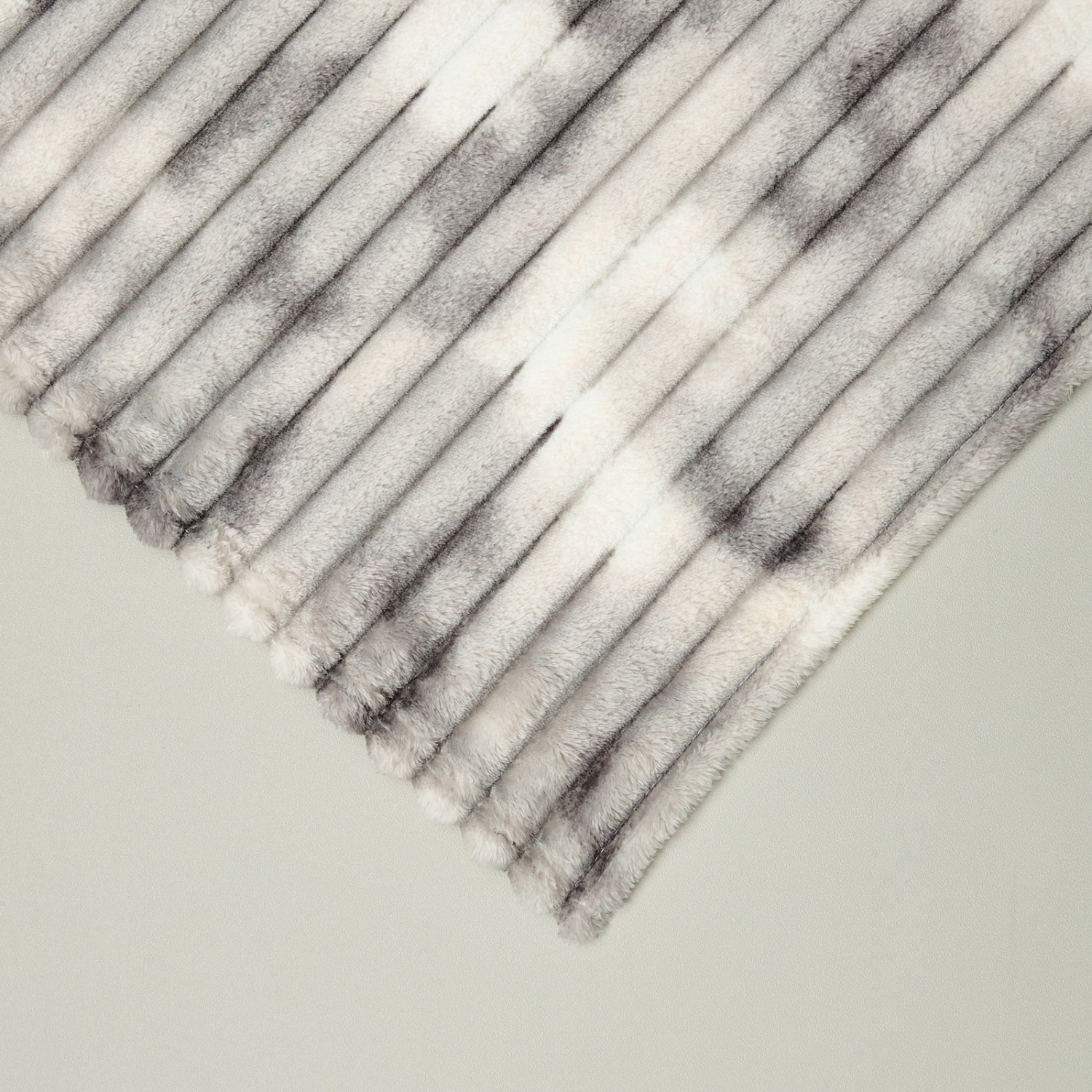 Плед Soft strip, серо-белый - фото № 3