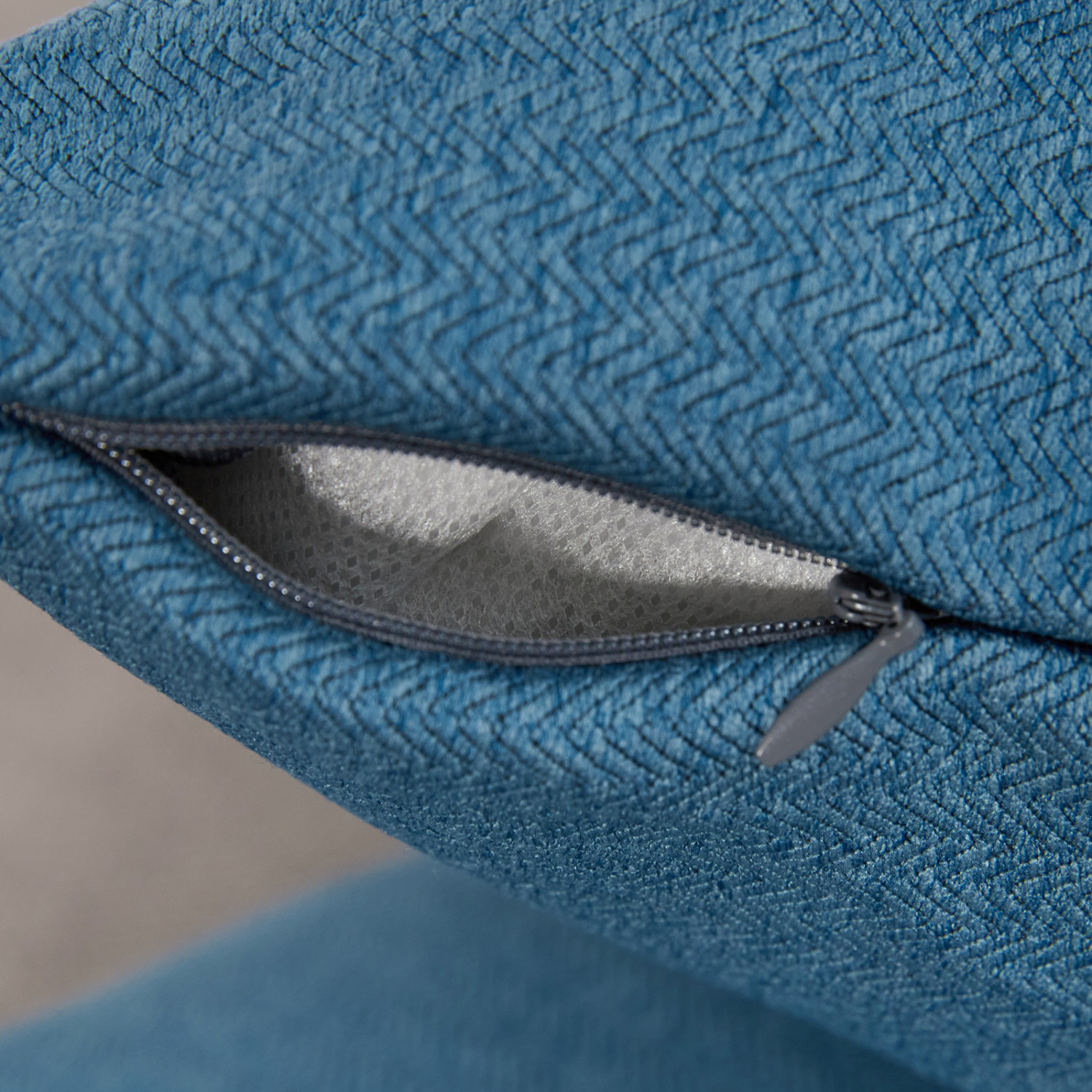 Подушка декоративная Doria, синяя - фото № 3