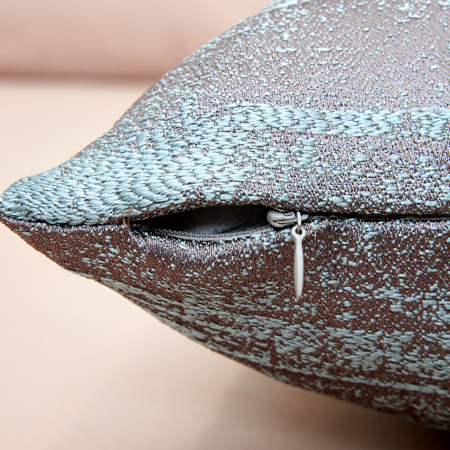 Подушка декоративная Pittura, бирюзовая - фото № 4