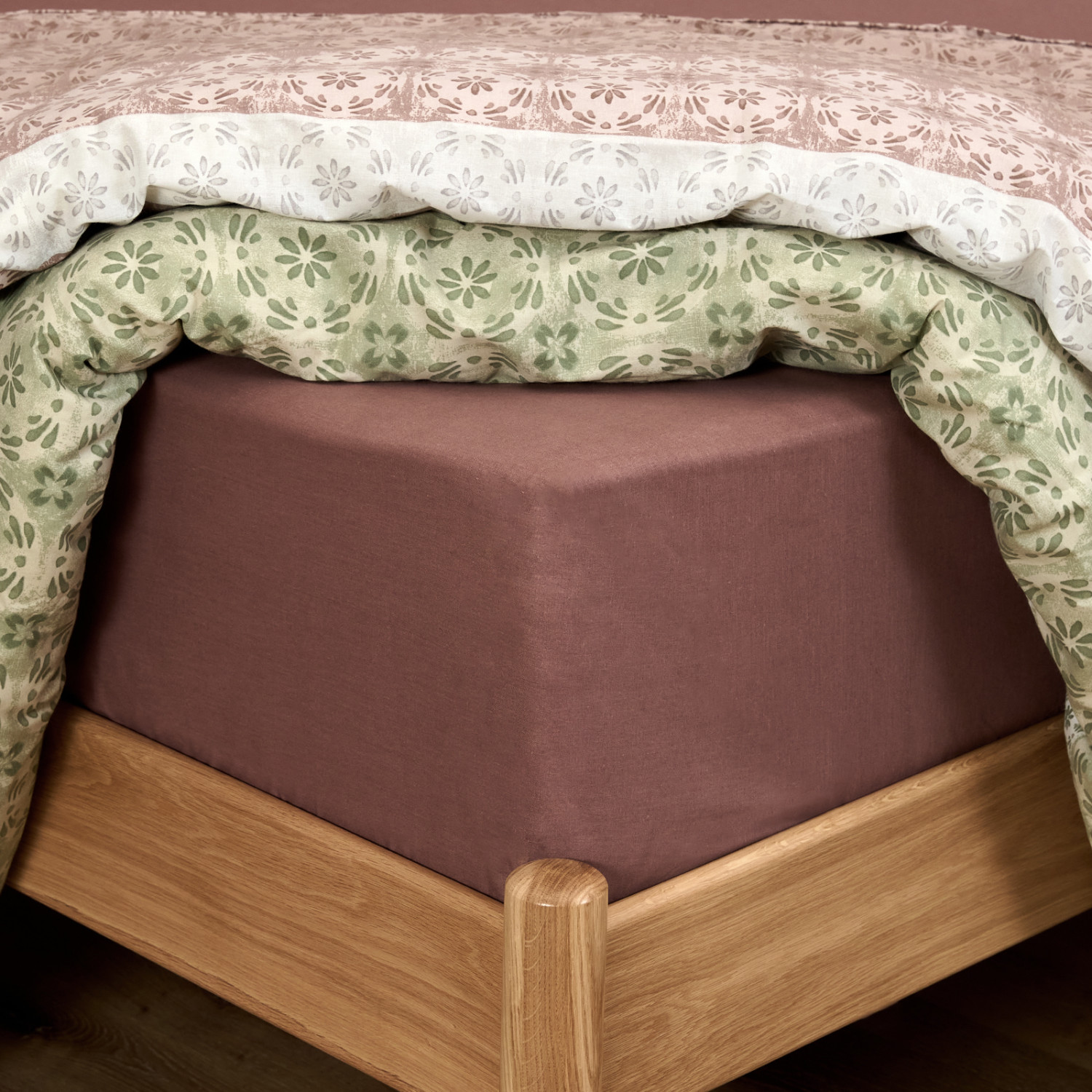 Простыня на резинке Russet Brown