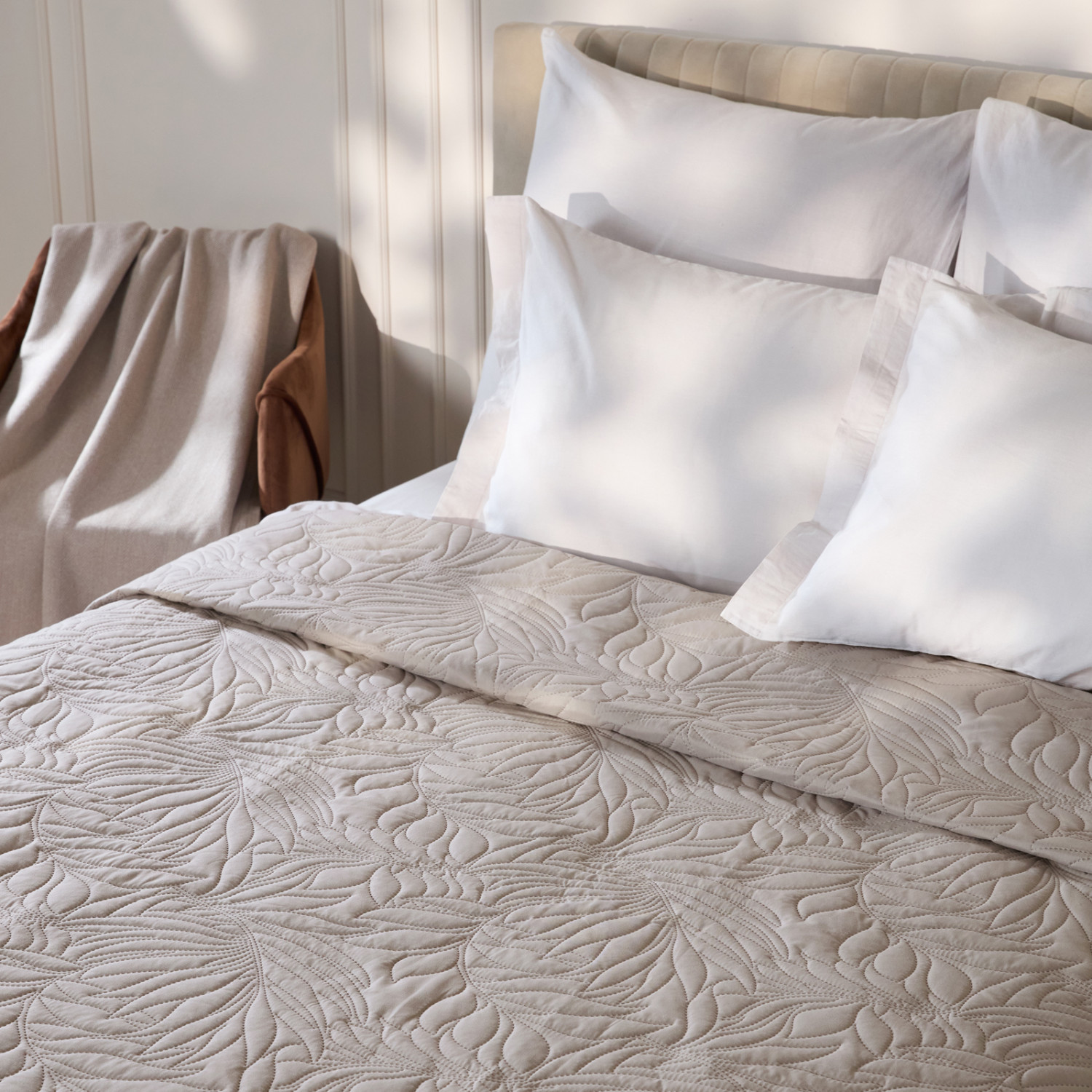 Покрывало Листочки/Fogliare, светло-серое - фото № 6