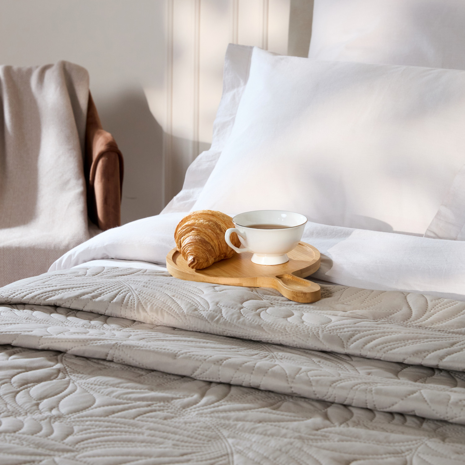 Покрывало Листочки/Fogliare, светло-серое - фото № 9