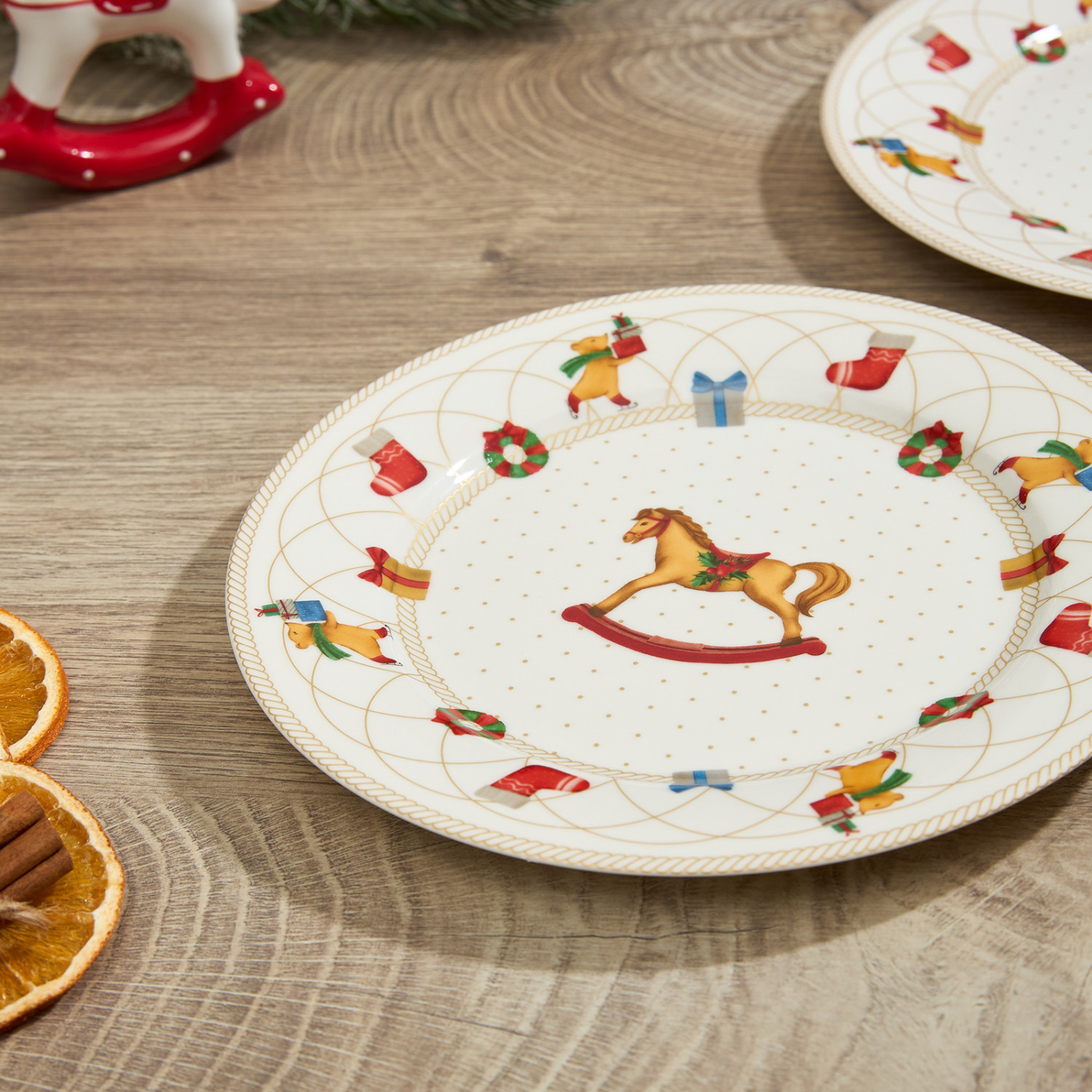 Набор тарелок Toys - фото № 3