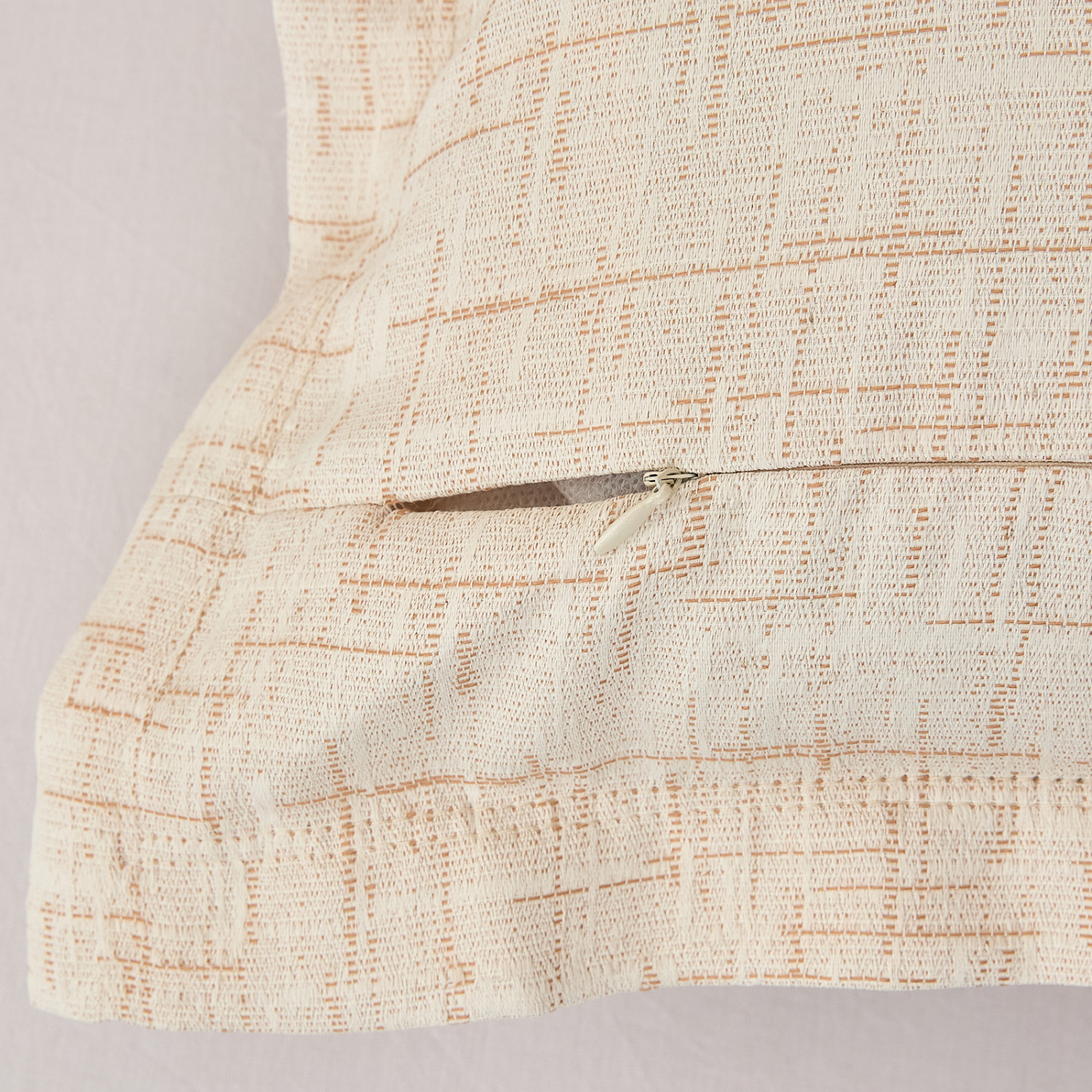 Подушка декоративная Блеск/Lucentezza, бежевая - фото № 4