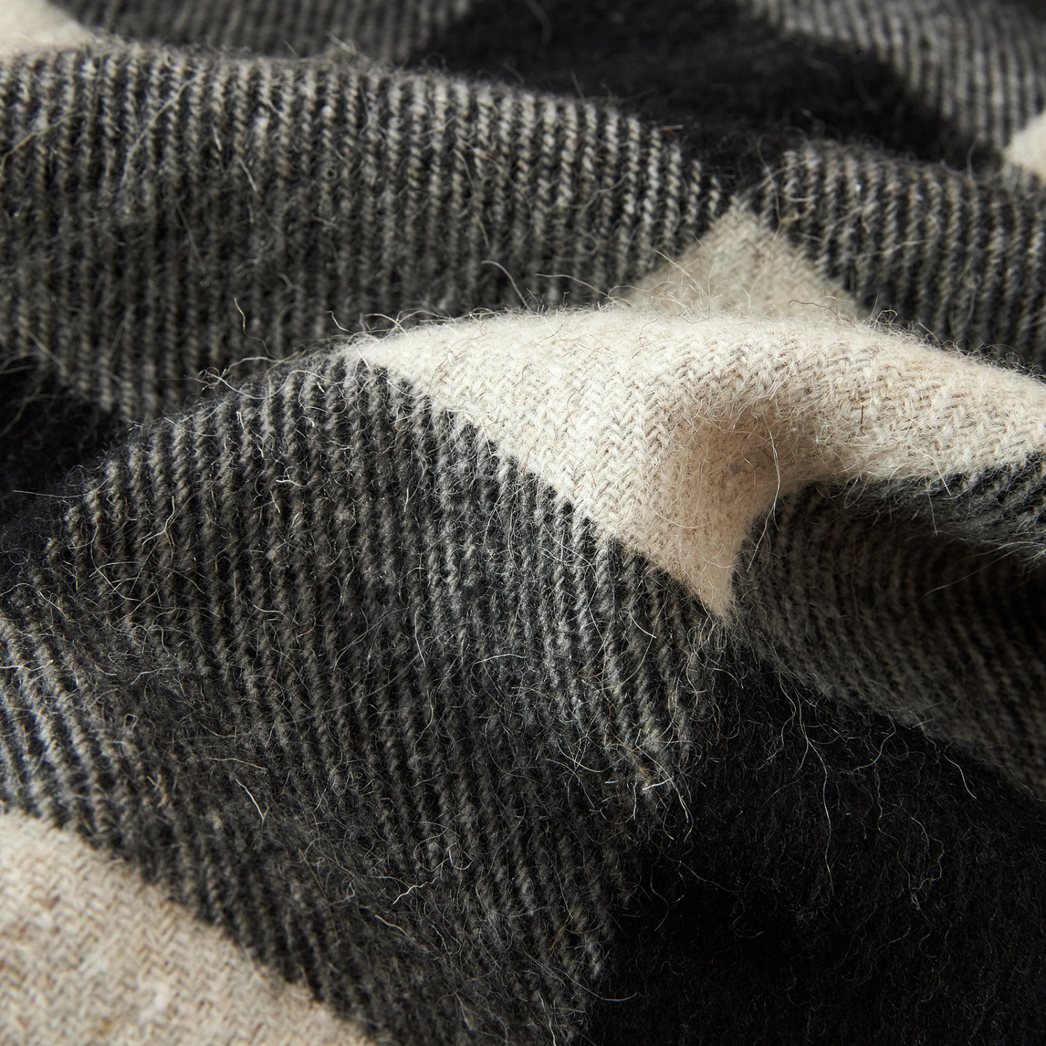 Плед Lana caliente, черно-белый - фото № 3