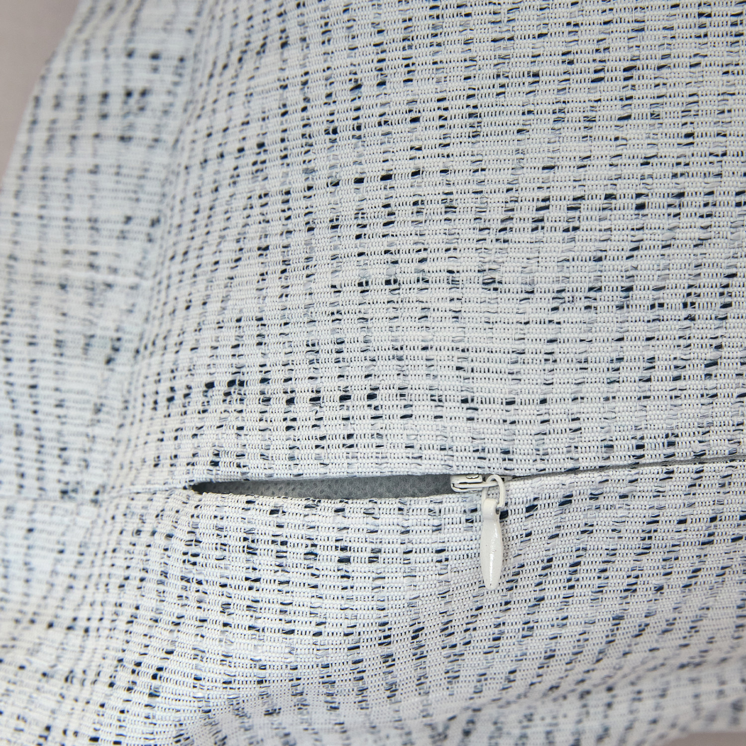 Подушка декоративная Блеск/Lucentezza, голубая - фото № 4