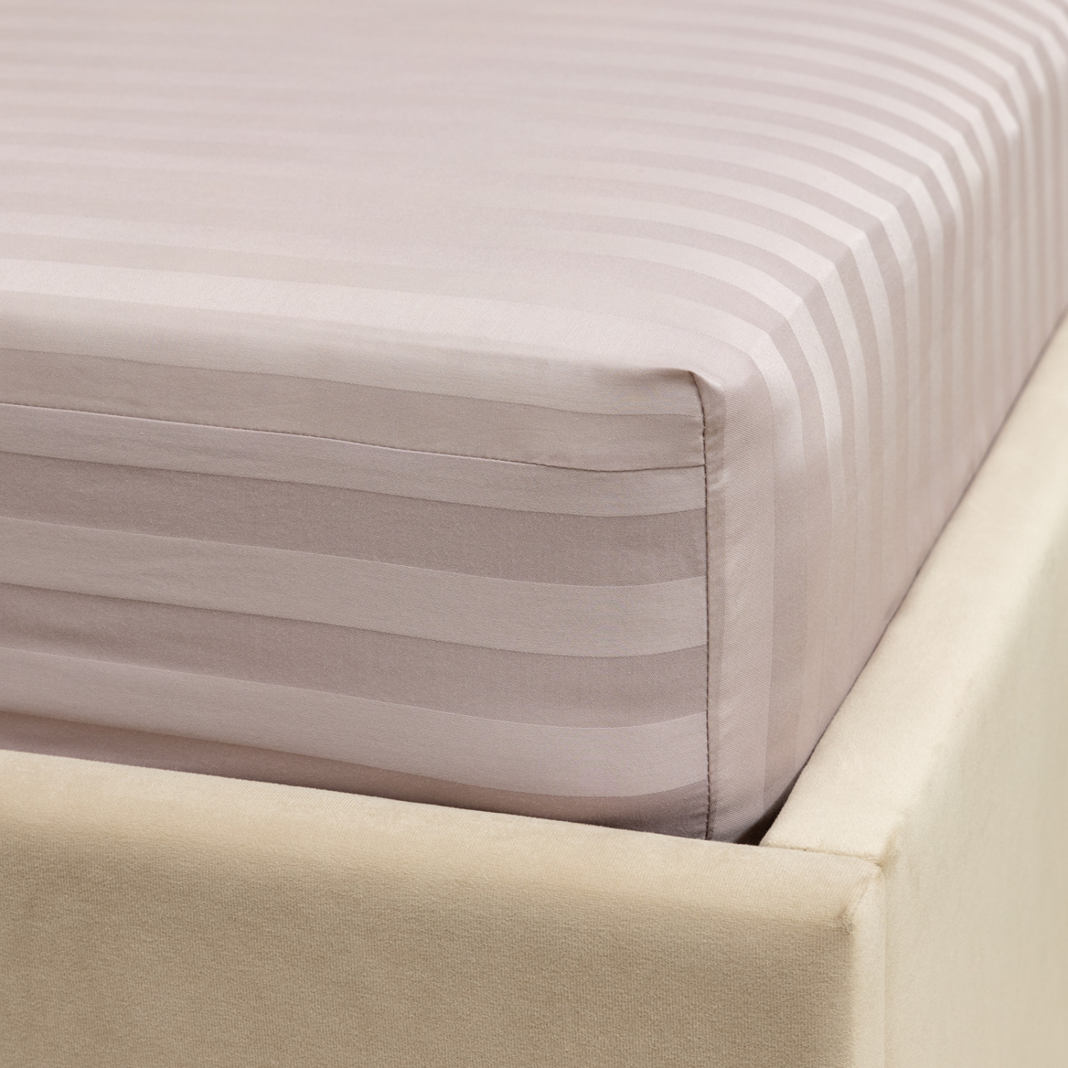 Простыня на резинке Ethereal rose