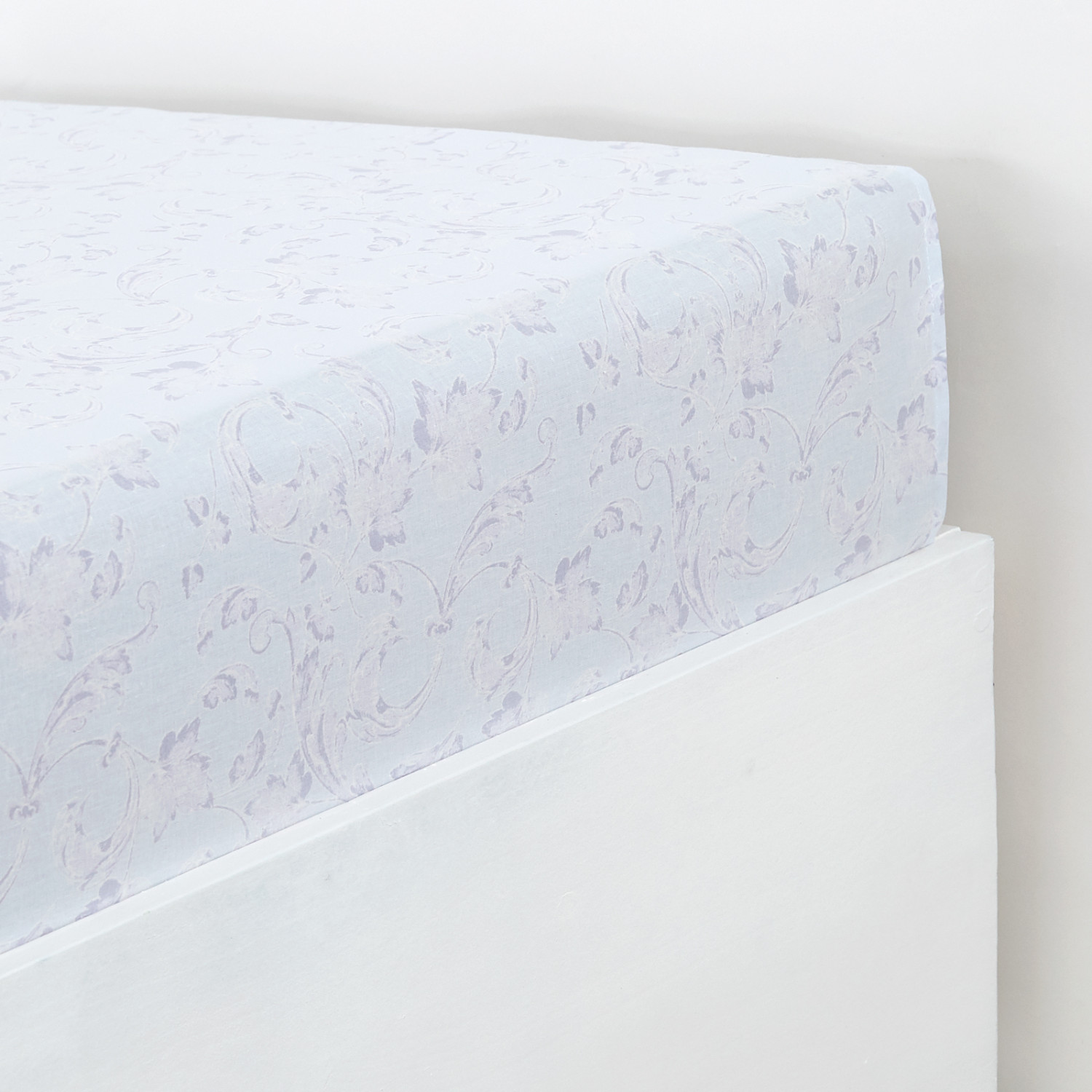 Простыня на резинке Валери