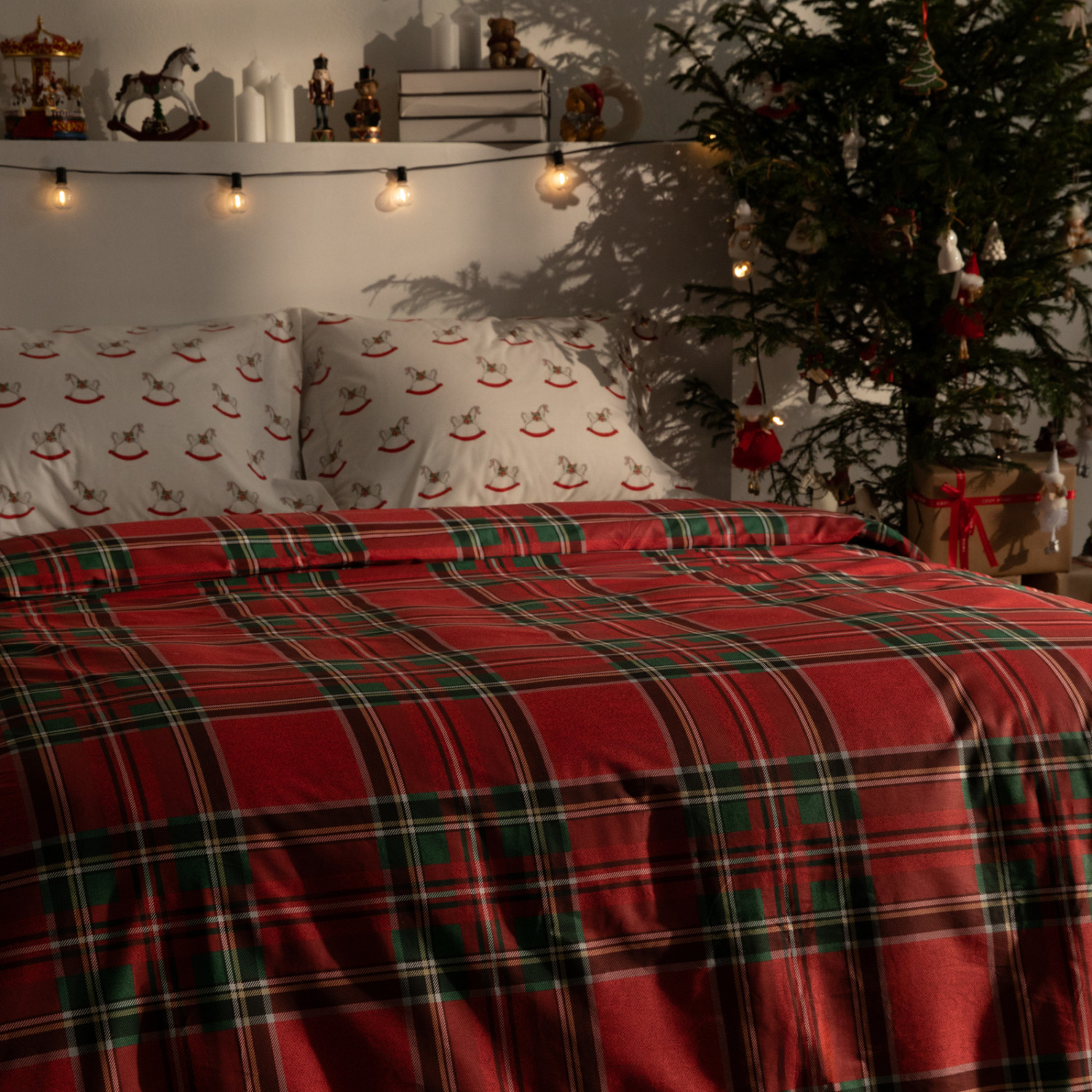 Постельное белье Праздничные игрушки/Holiday Toys - фото № 3