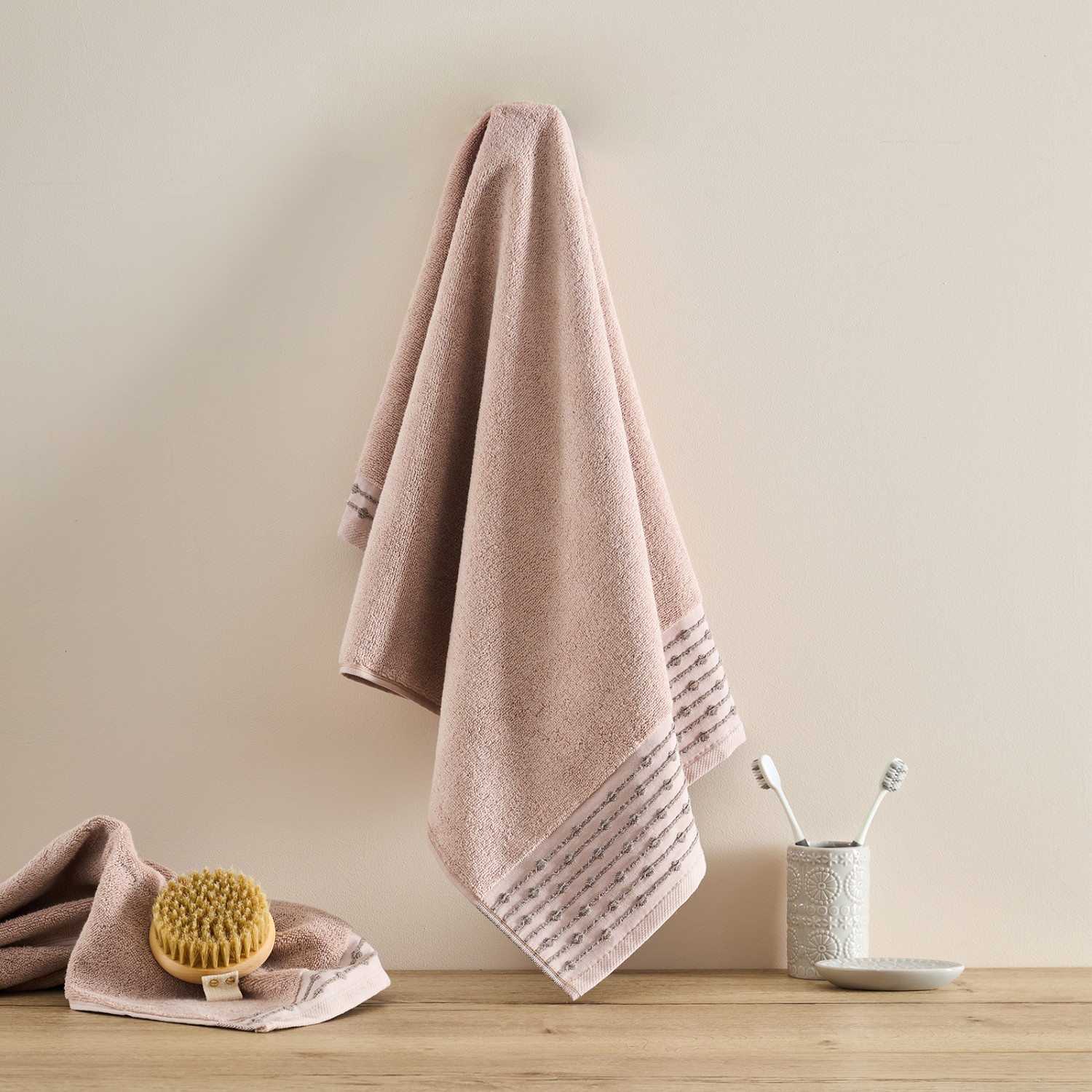 Полотенце махровое Punto, розовое - фото № 2