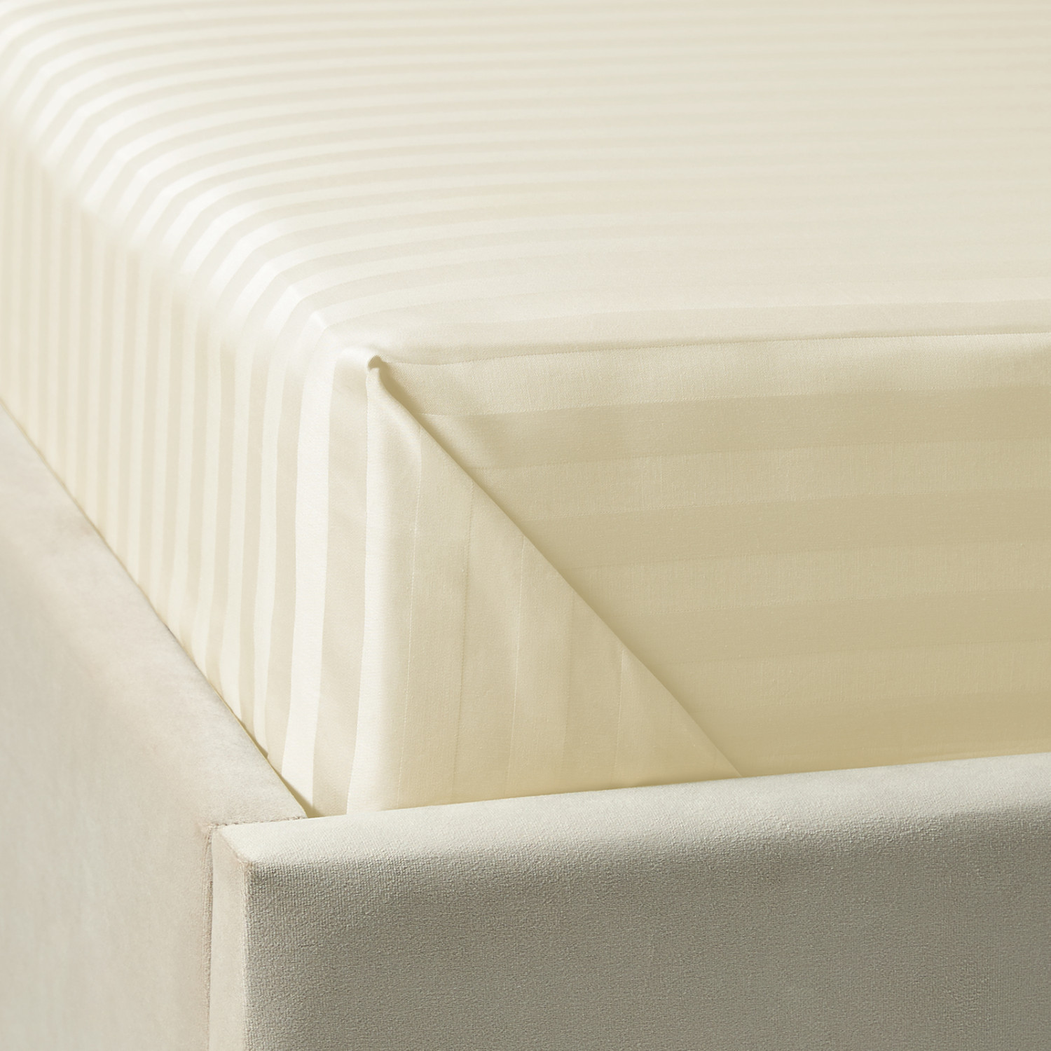 Простыня Экрю страйп-сатин 40156