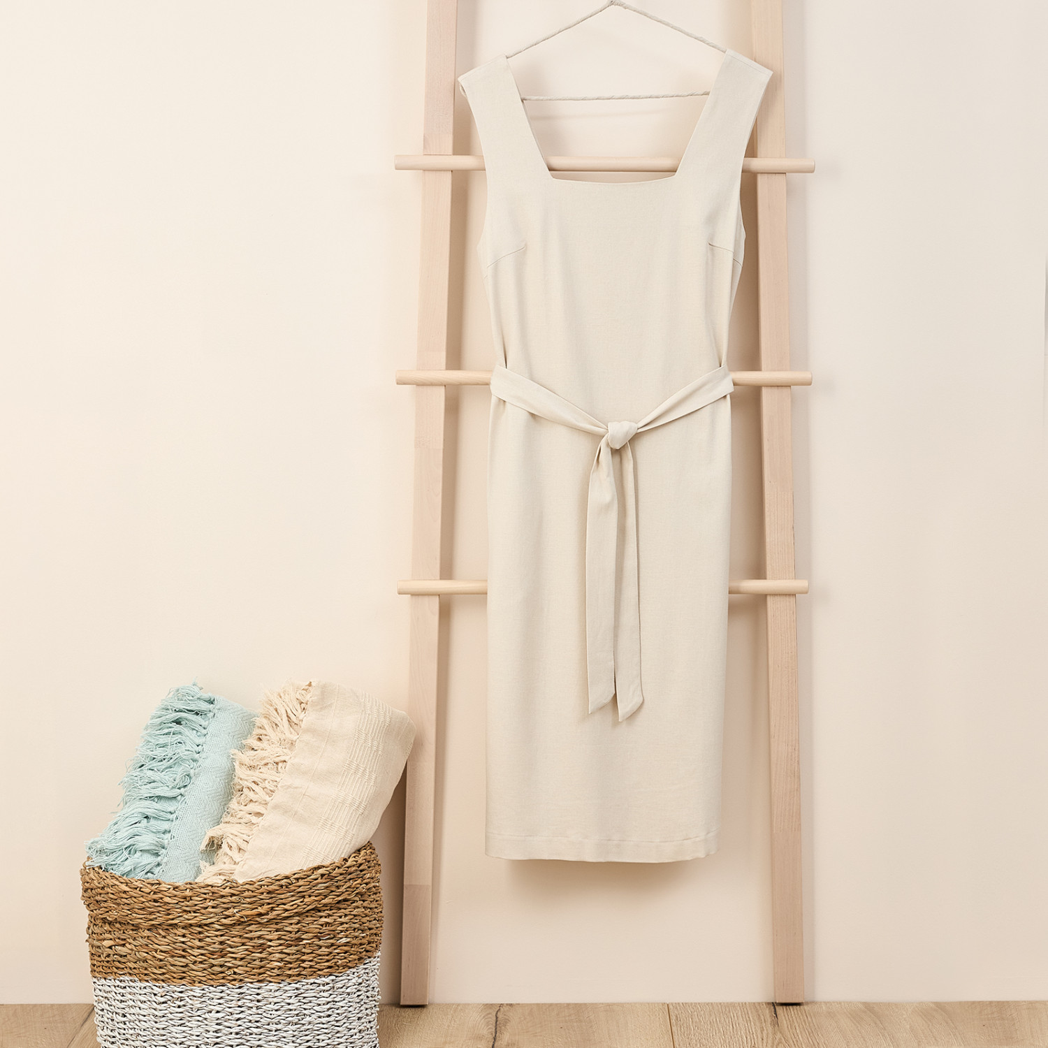 Платье Lino с поясом, бежевое - фото № 5