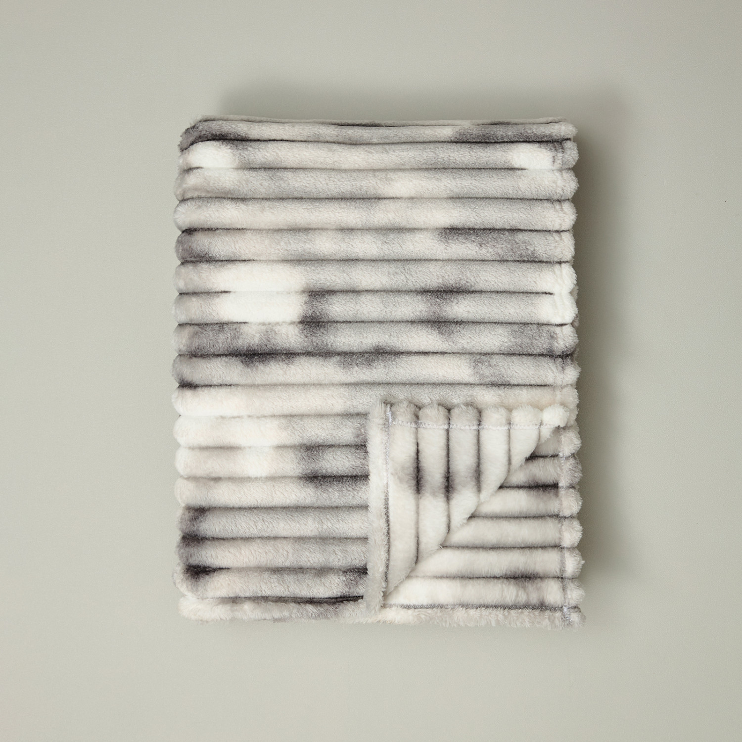 Плед Мягкая полоска/Soft strip, серо-белый - фото № 2