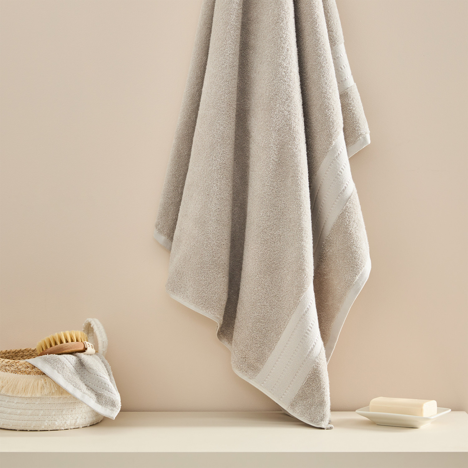 Полотенце махровое Базена/Basena, серое - фото № 2