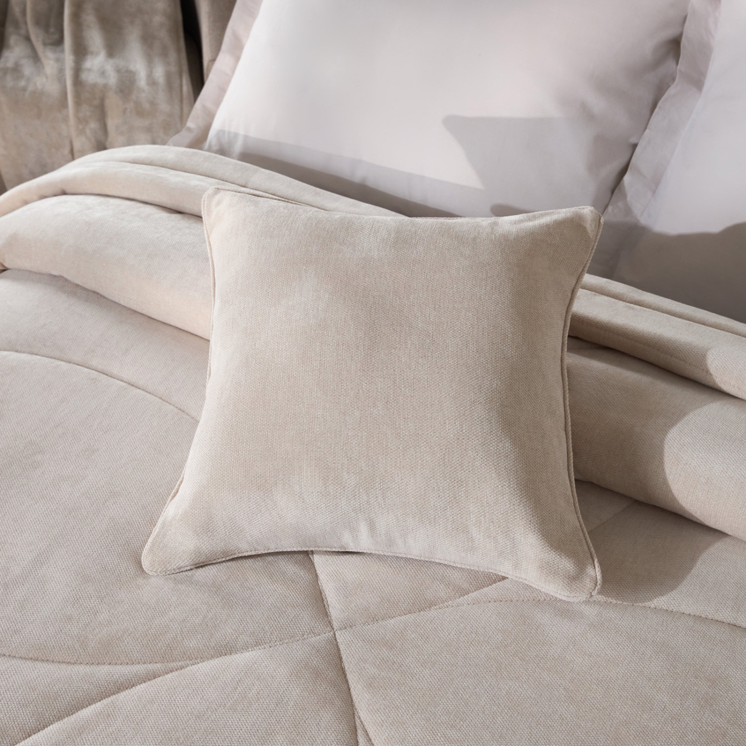 Подушка декоративная Грациэлла/Graziella, бежевая - фото № 3