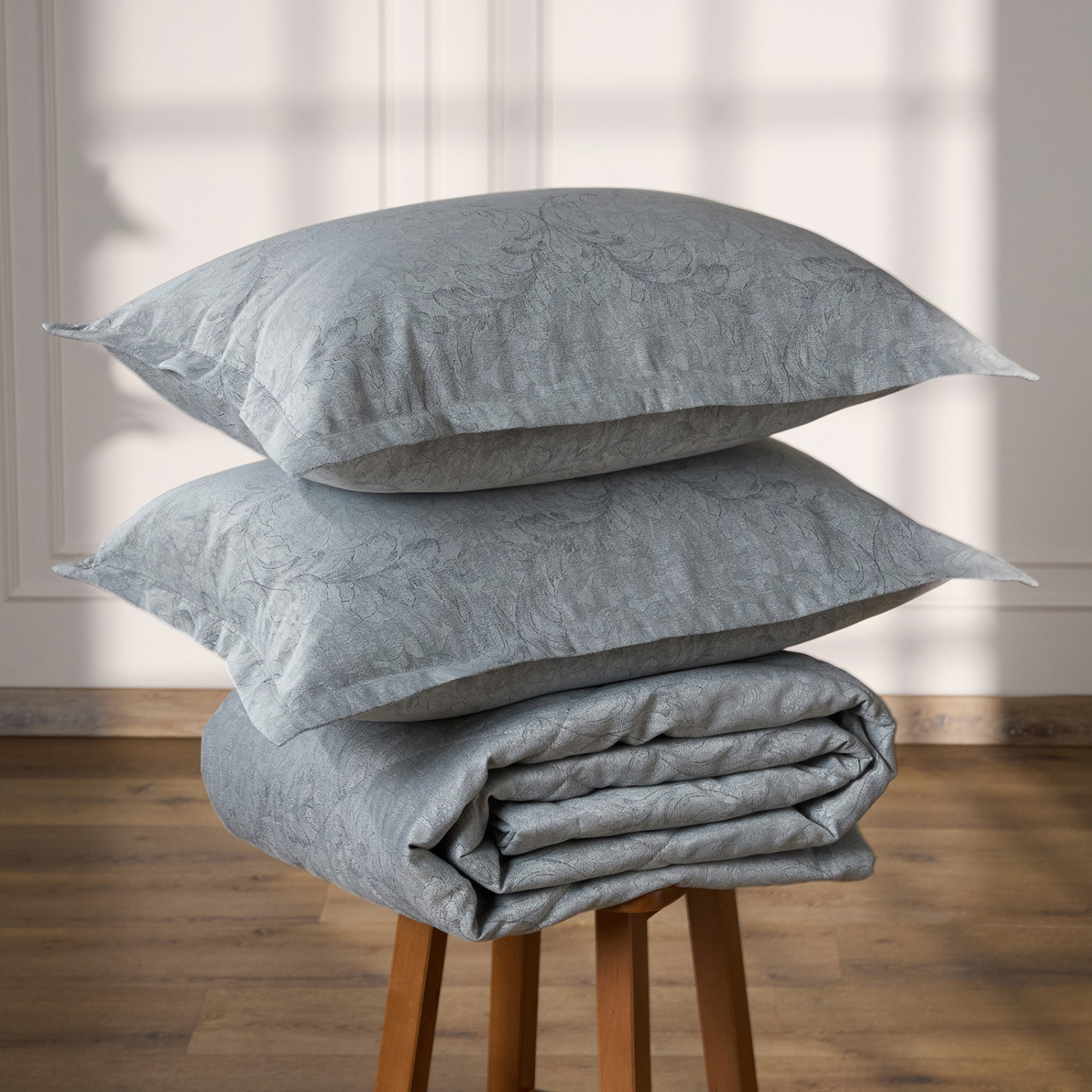 Покрывало с наволочками Орнелла