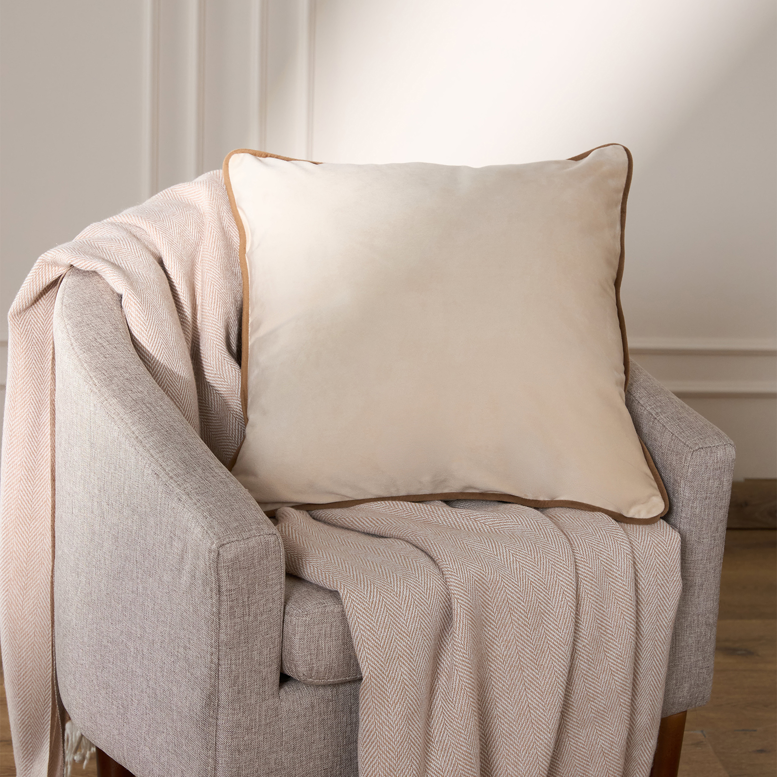 Подушка декоративная Франческо, ваниль