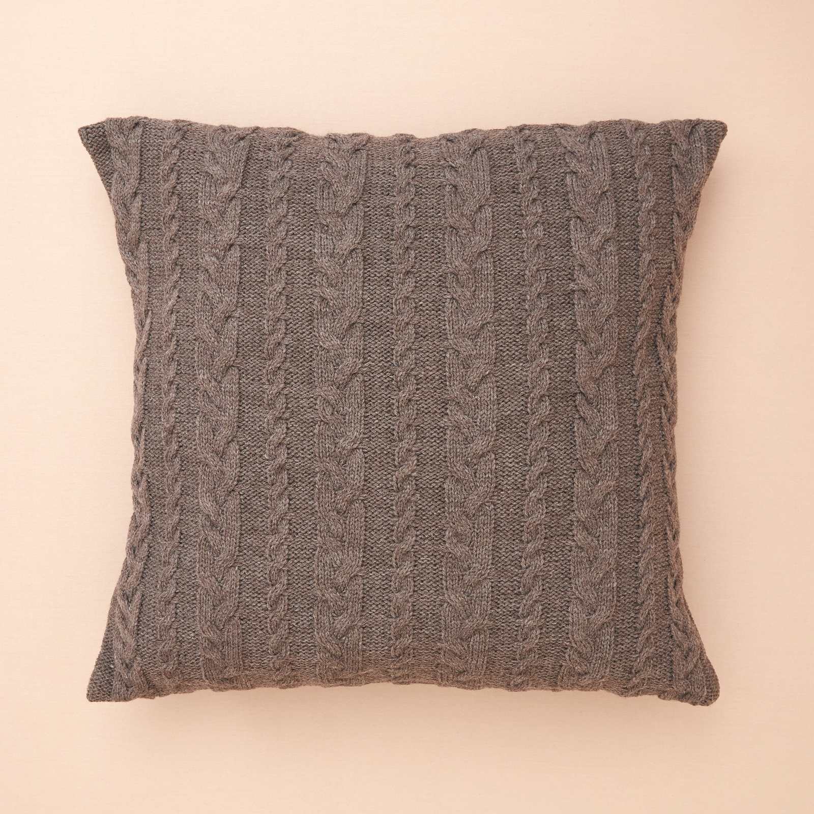 Подушка декоративная Novallas, коричневая подушка автомобильная косточка на подголовник лен коричневый 16х24 см