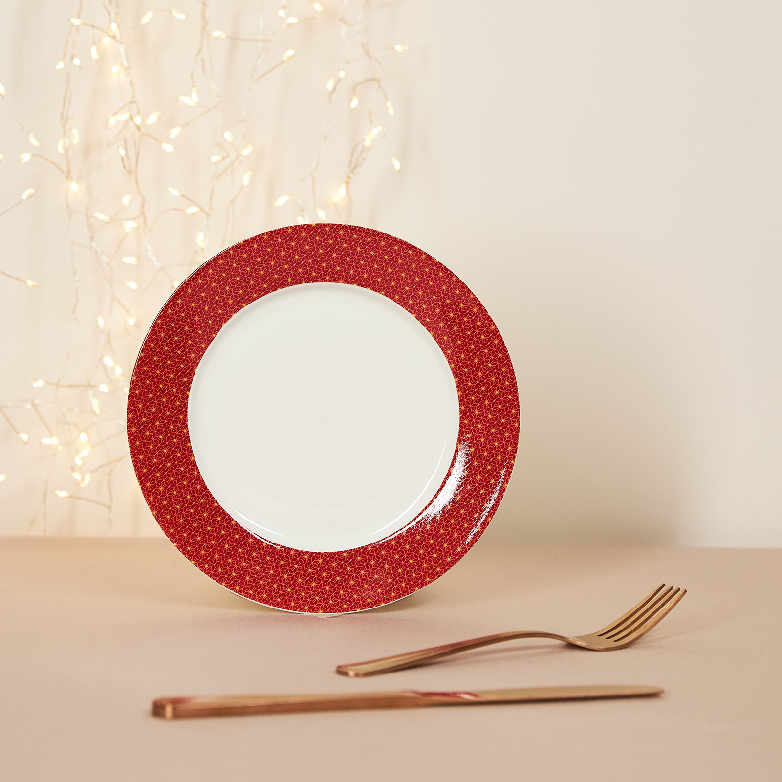Тарелка Традиция элегантности/Traditioin of Elegance, красная