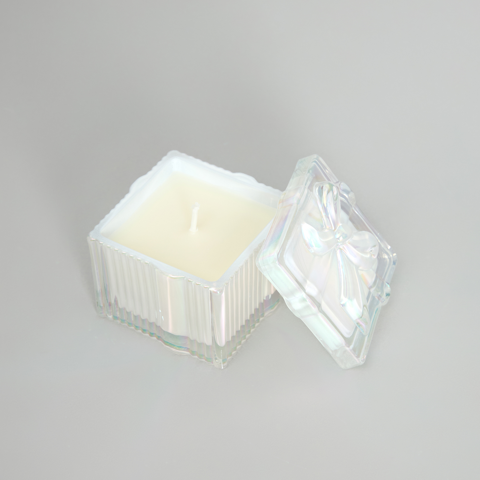 Свеча ароматическая Блестящий шелк/Shimmering silk