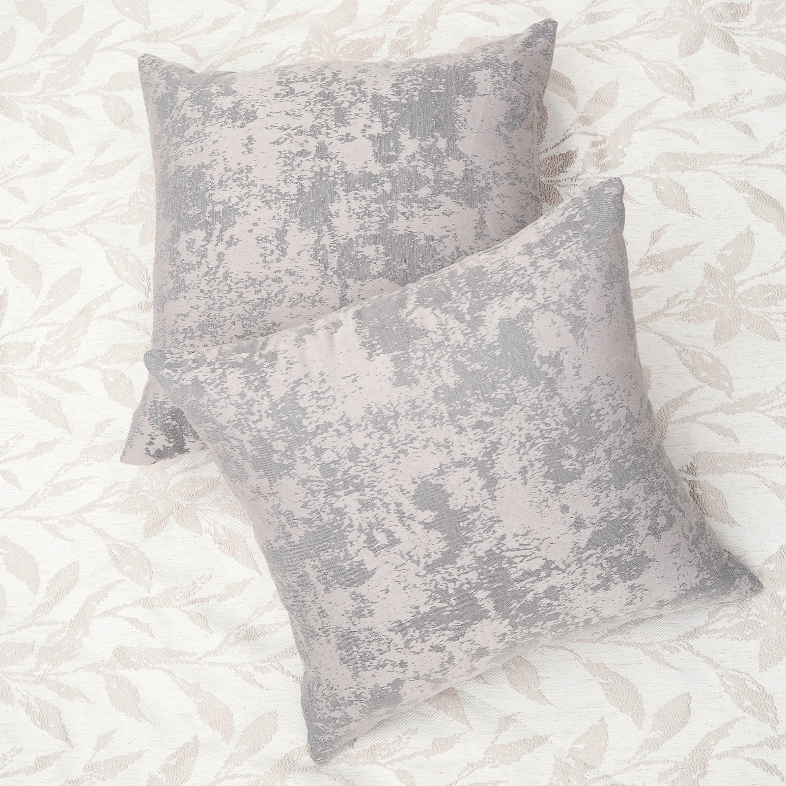 Подушка декоративная Craquelure, серо-розовая стул вилиус серо голубой ткань