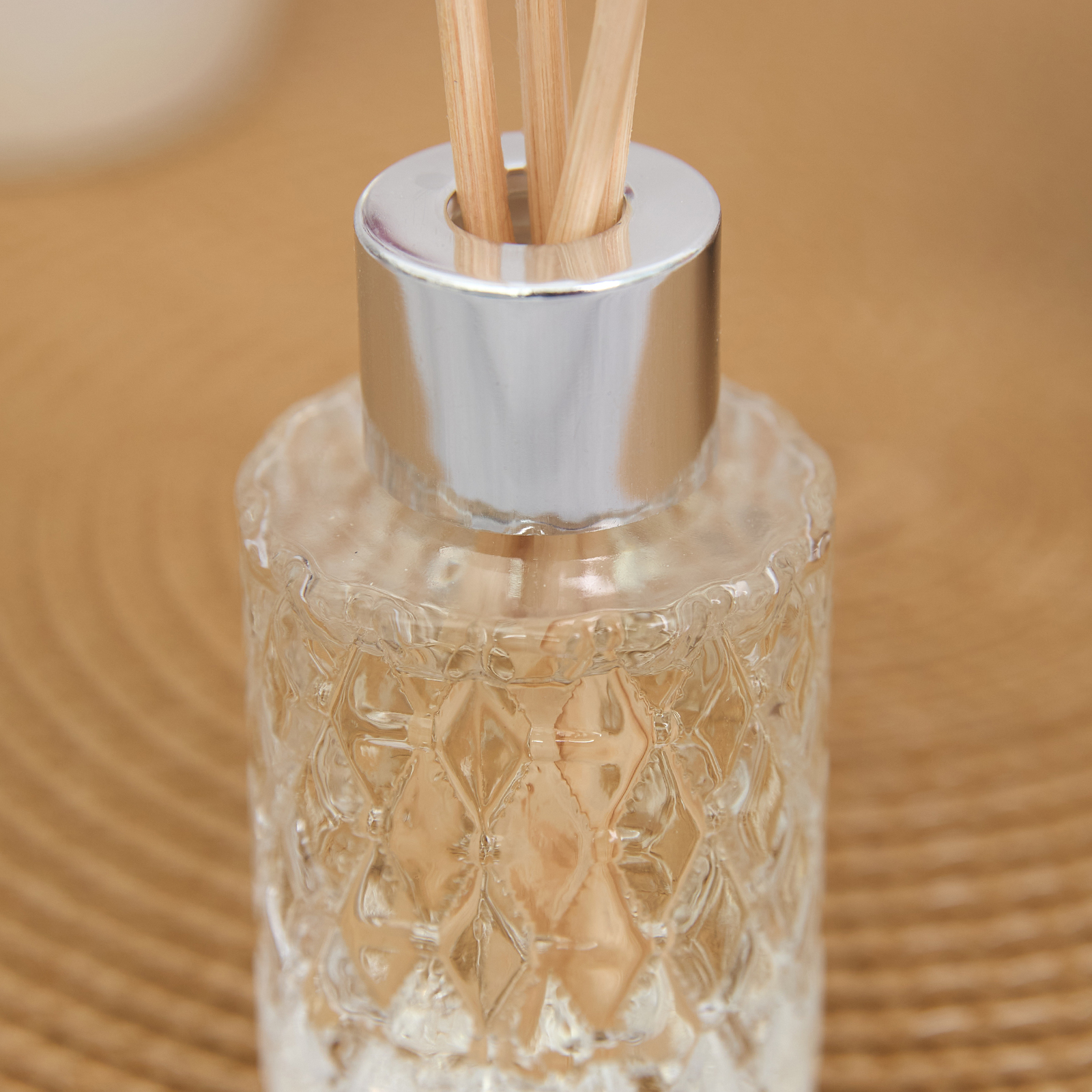 Диффузор для ароматизации. Cozy home диффузор sandalwood. cozy home диффузор. cozy home sandalwood диффузор 500 ml. sandalwood honey диффузор.
